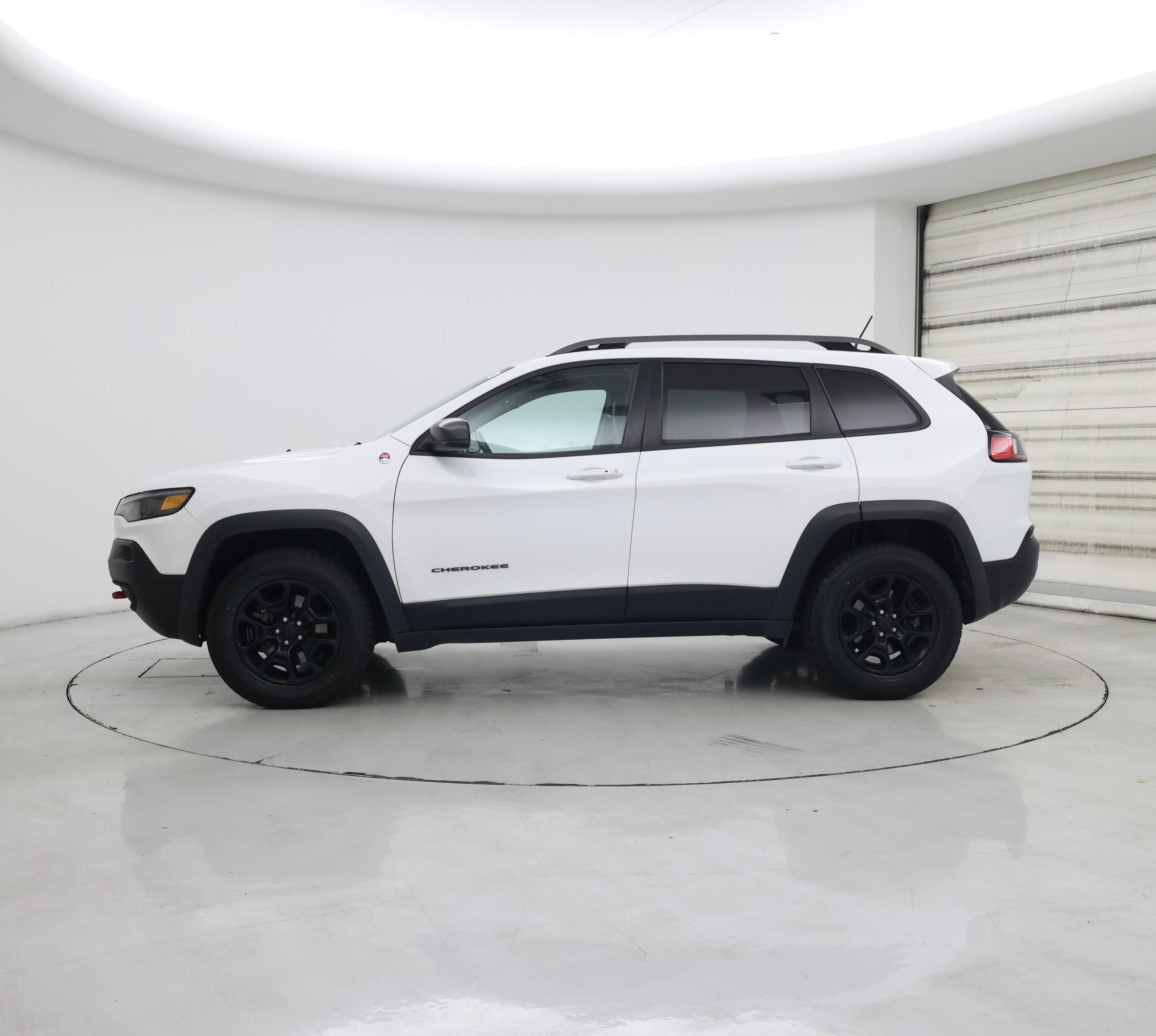 Thumbnail: 2019 Jeep Cherokee - 3