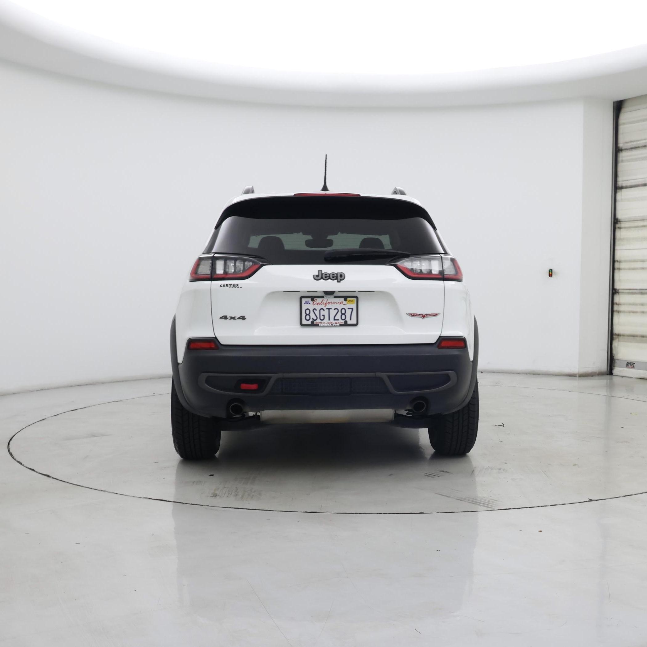 Thumbnail: 2019 Jeep Cherokee - 6