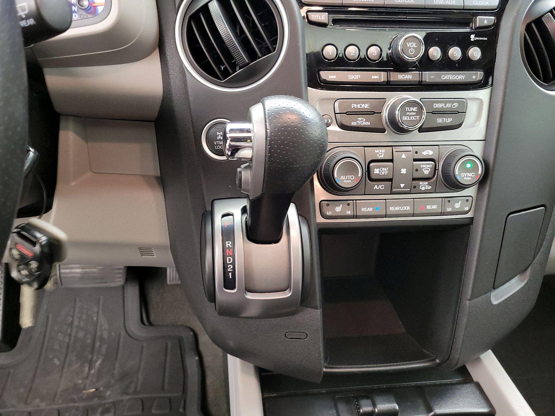 Thumbnail: 2013 Honda Pilot - 16