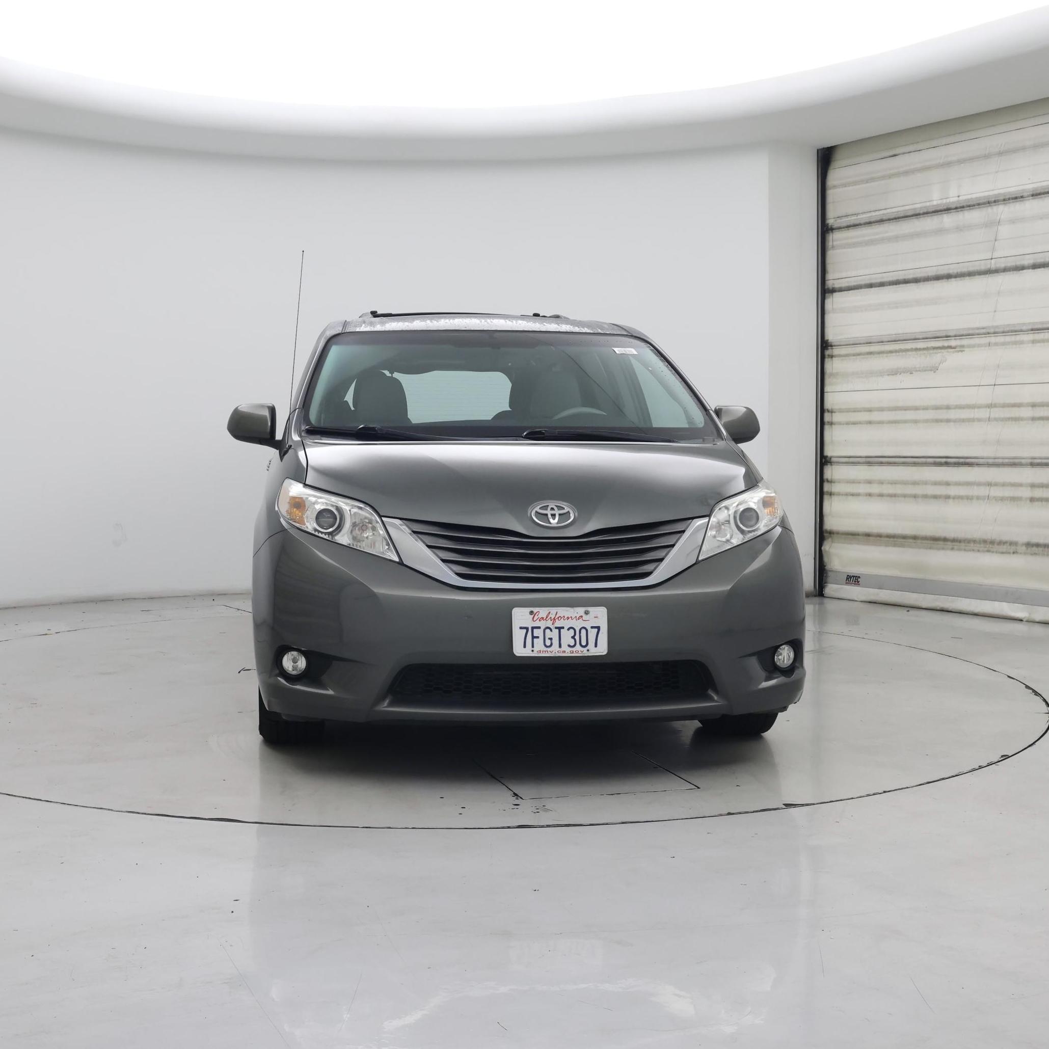 Thumbnail: 2014 Toyota Sienna - 5