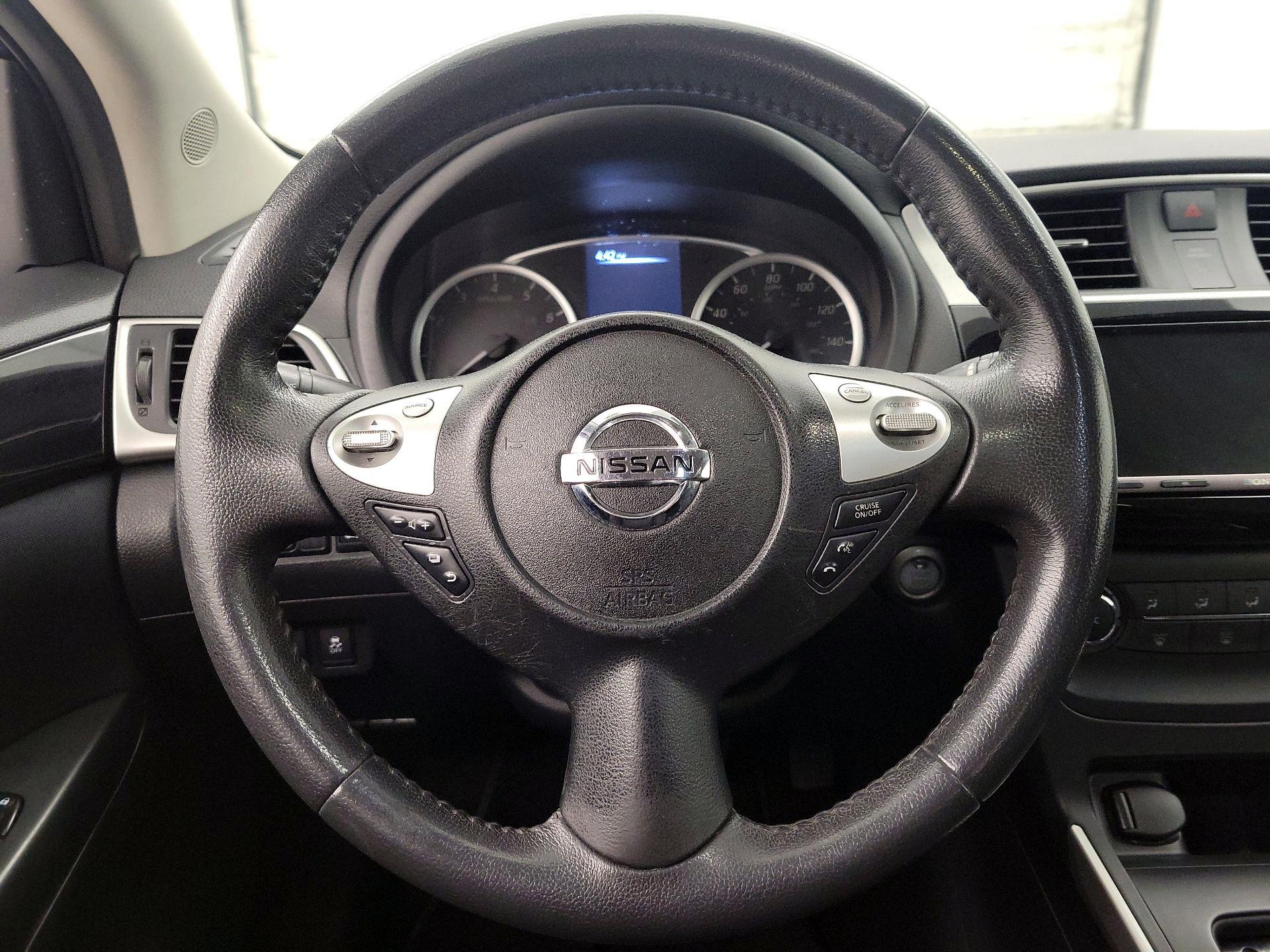 Thumbnail: 2016 Nissan Sentra - 10