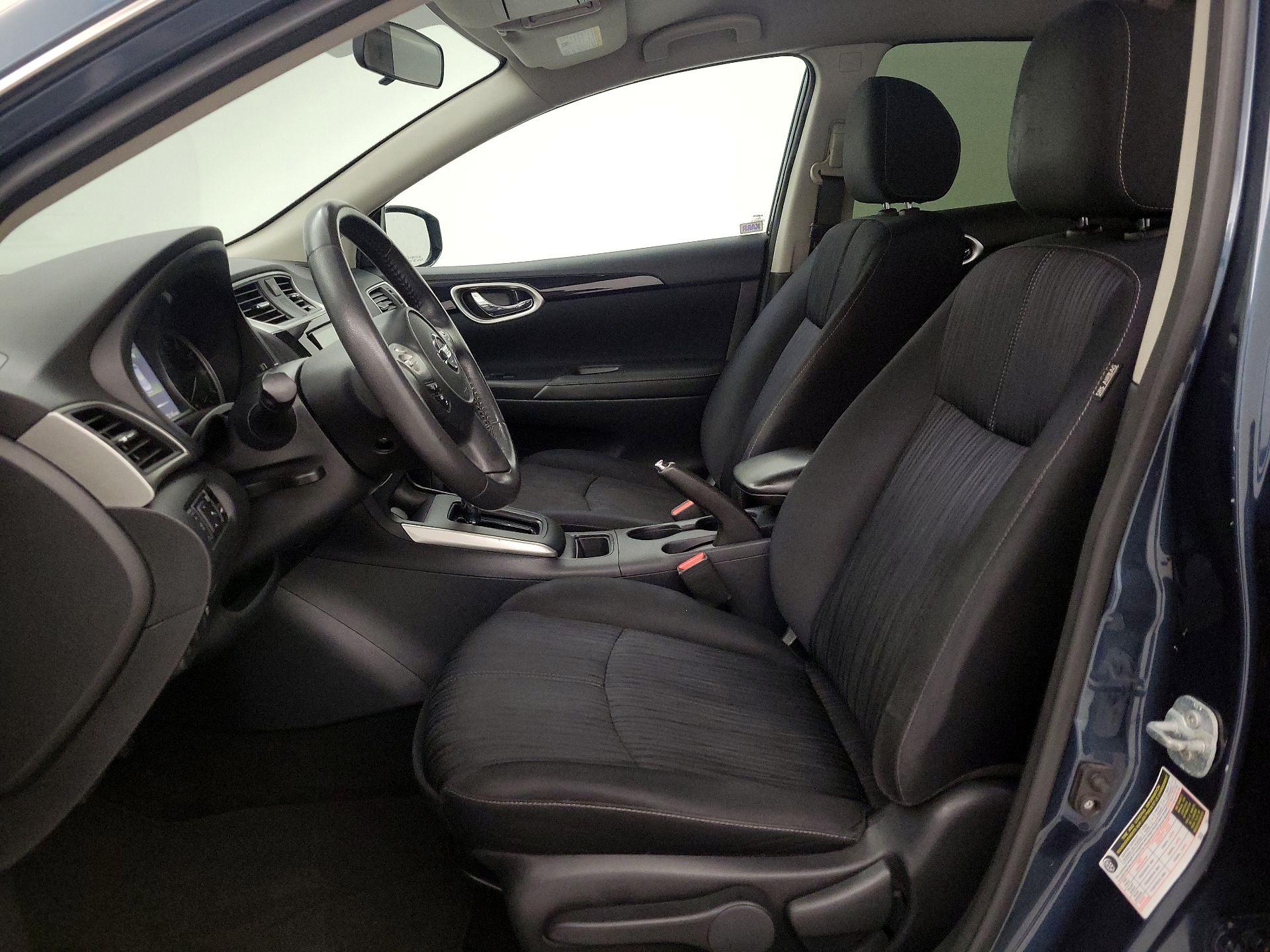 Thumbnail: 2016 Nissan Sentra - 11