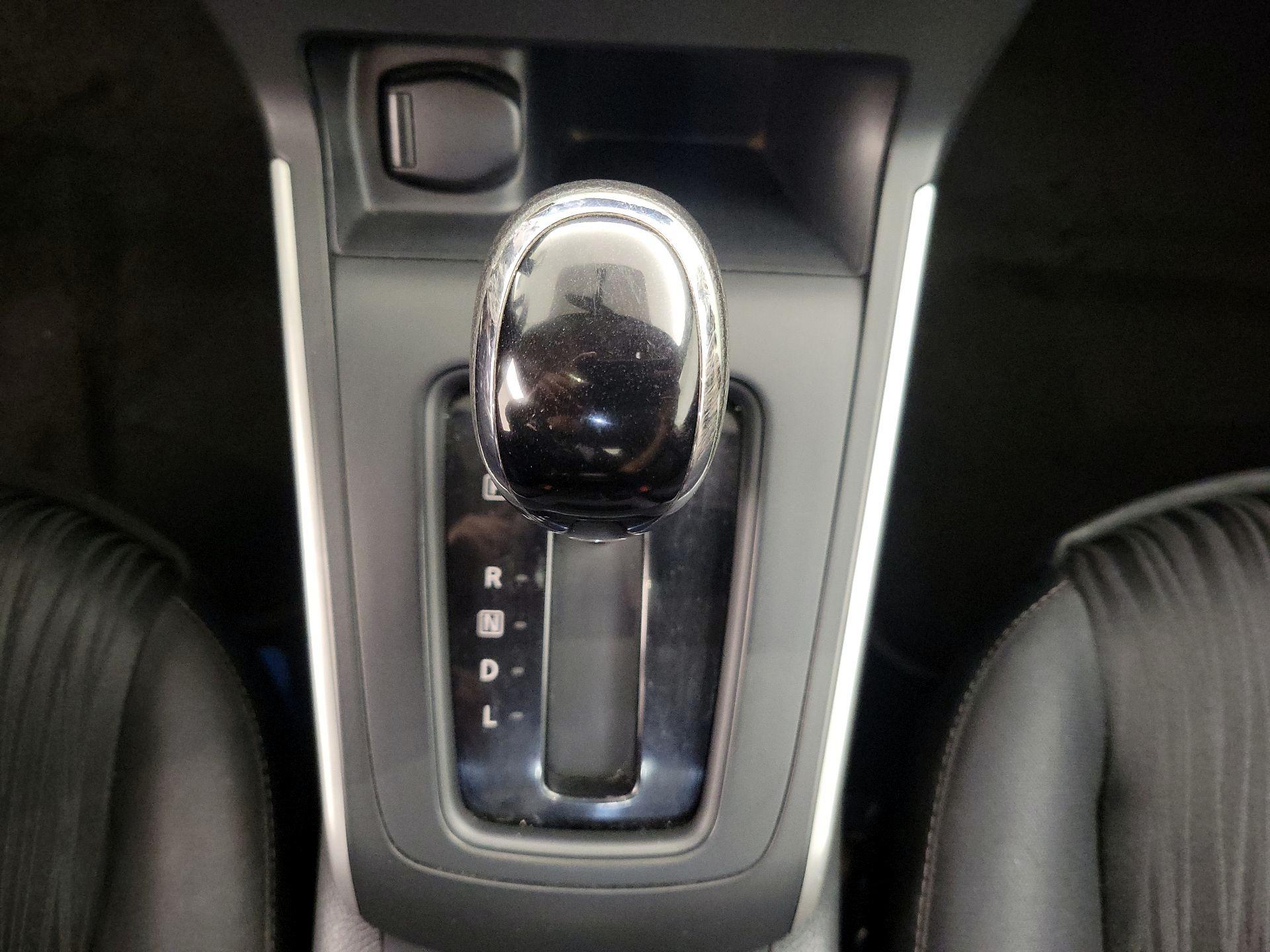 Thumbnail: 2016 Nissan Sentra - 17