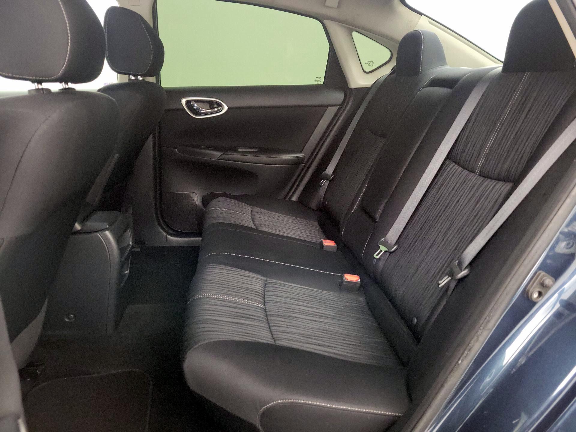 Thumbnail: 2016 Nissan Sentra - 18
