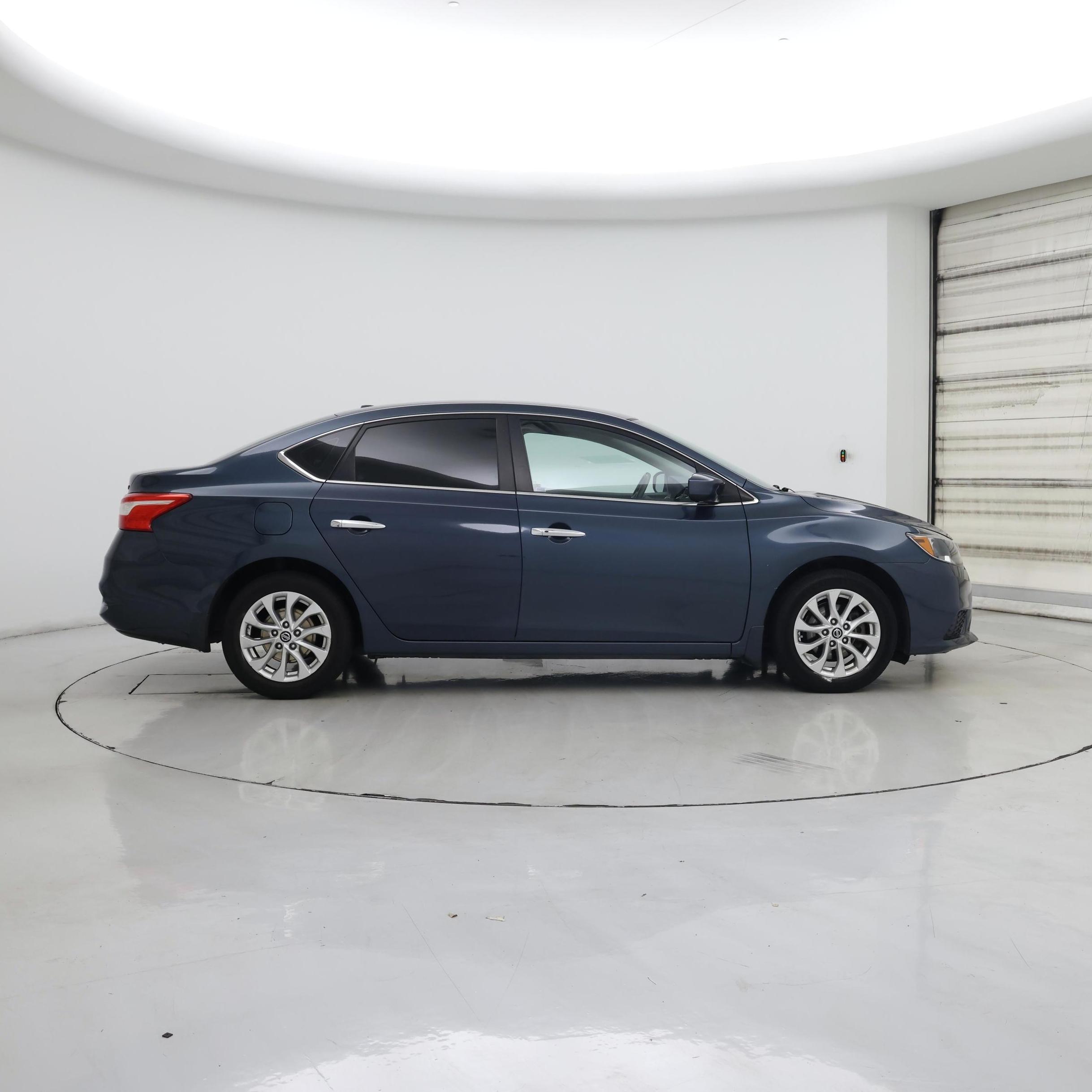 Thumbnail: 2016 Nissan Sentra - 7
