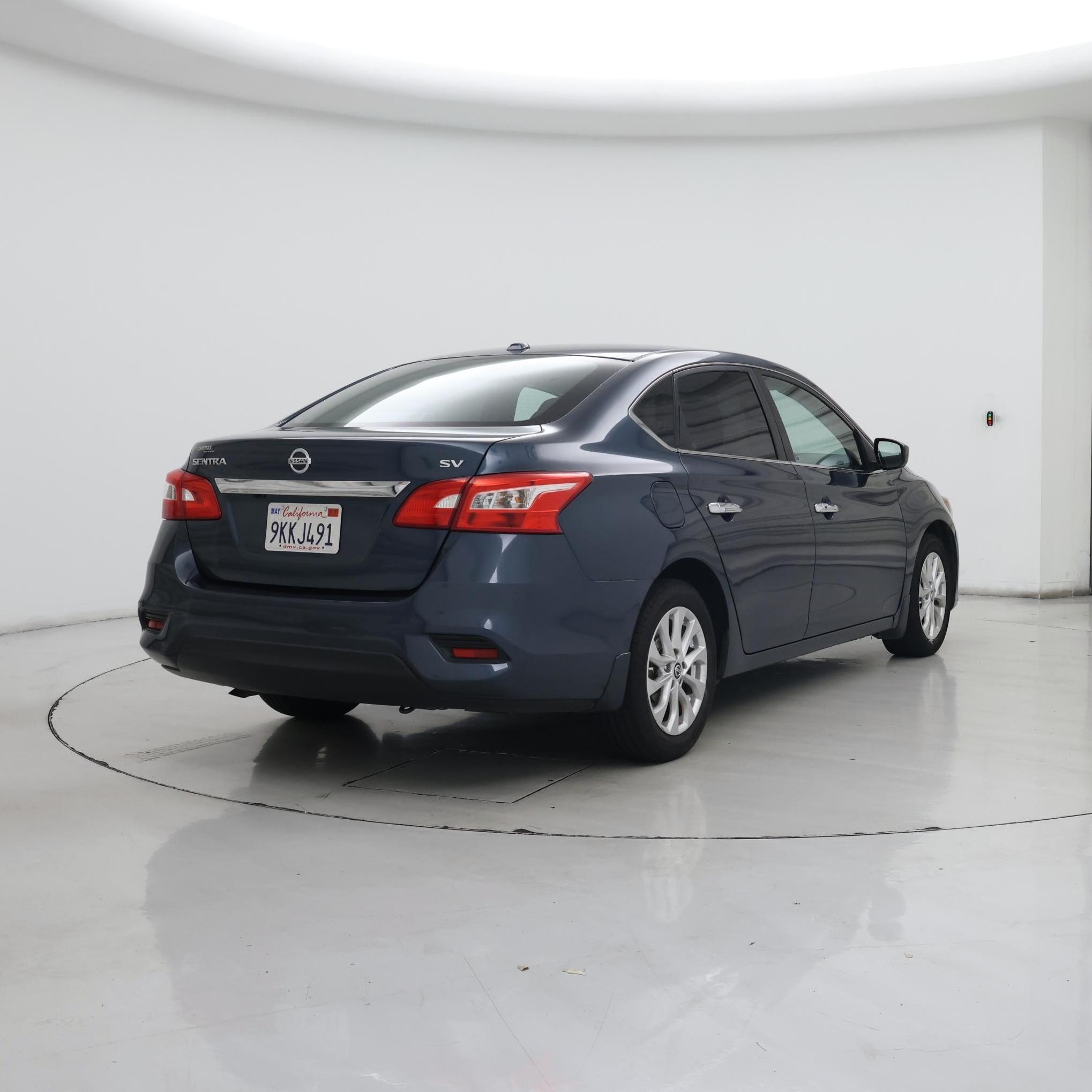Thumbnail: 2016 Nissan Sentra - 8