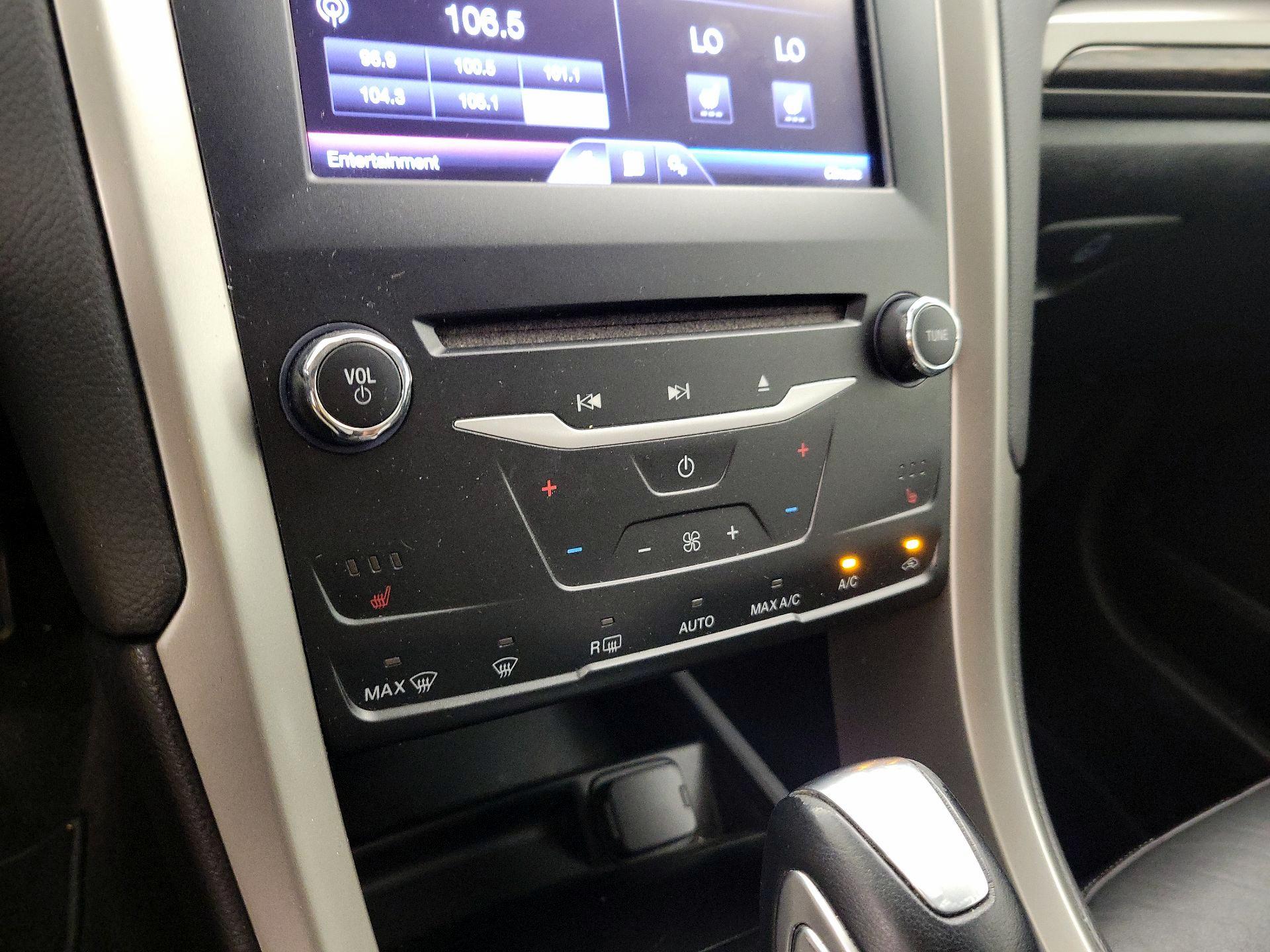 Thumbnail: 2013 Ford Fusion - 16