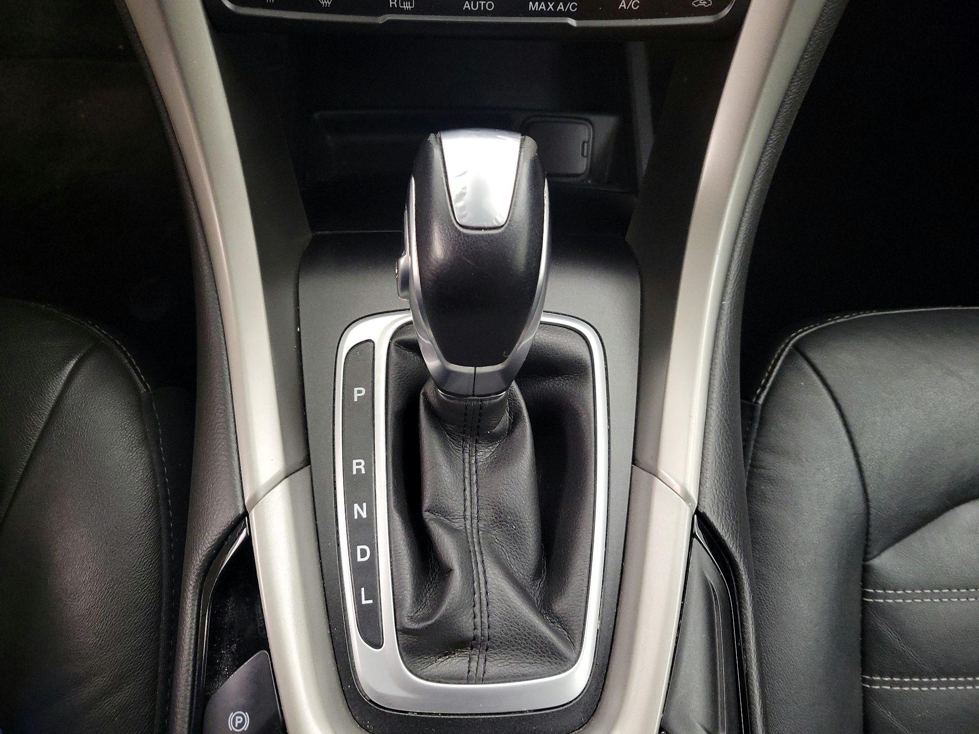 Thumbnail: 2013 Ford Fusion - 17