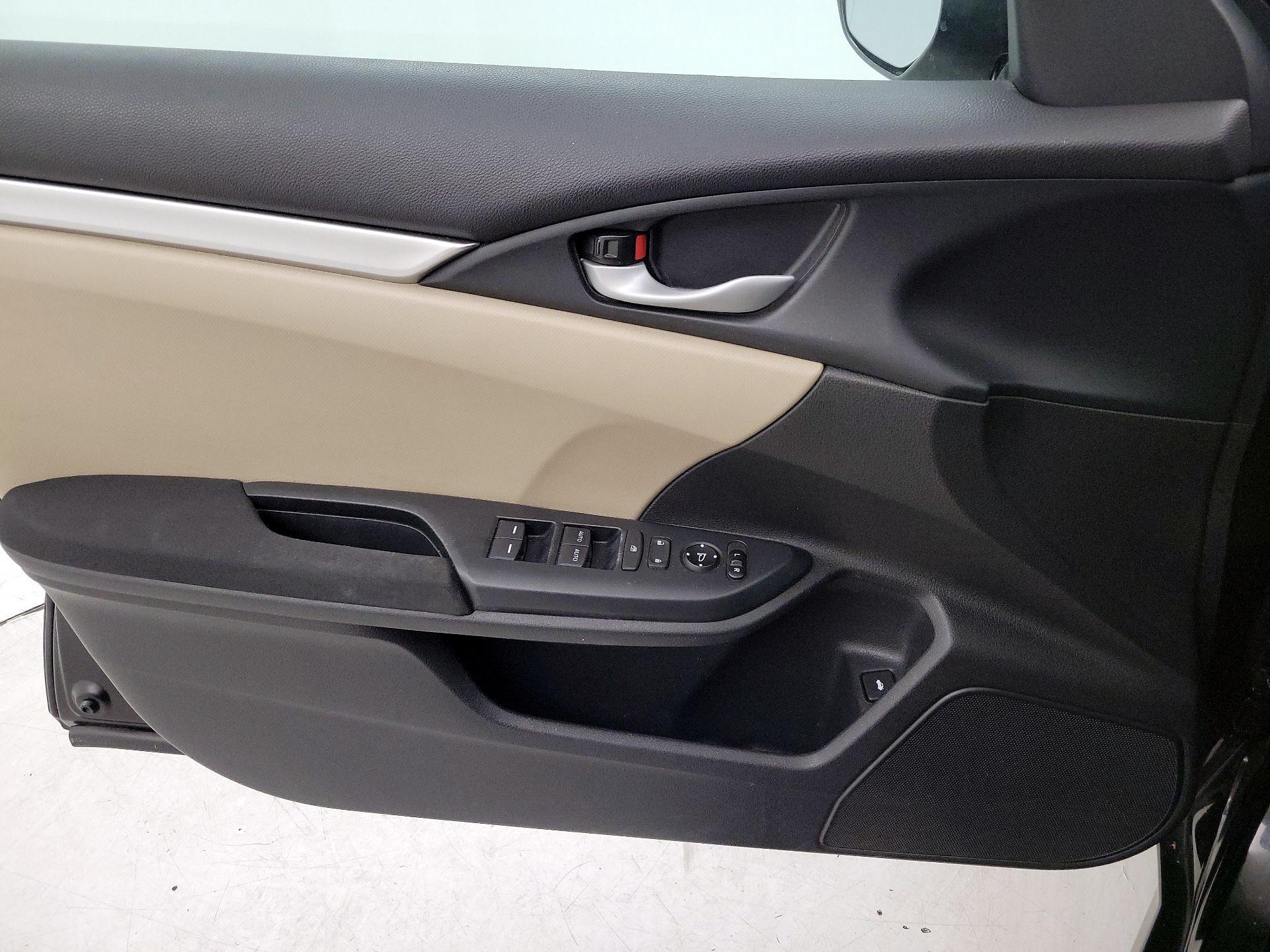 Thumbnail: 2016 Honda Civic - 12