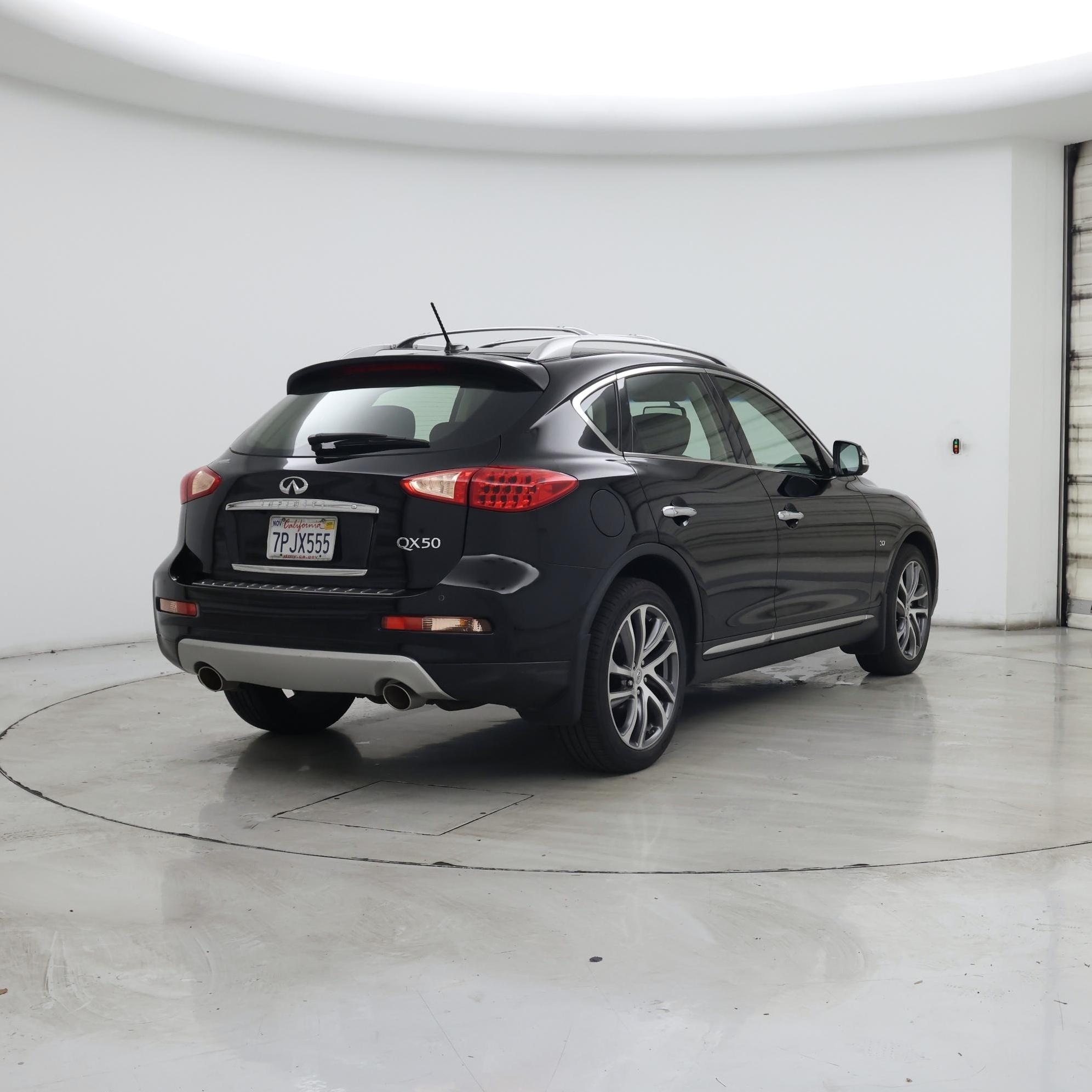 Thumbnail: 2016 INFINITI QX50 - 8