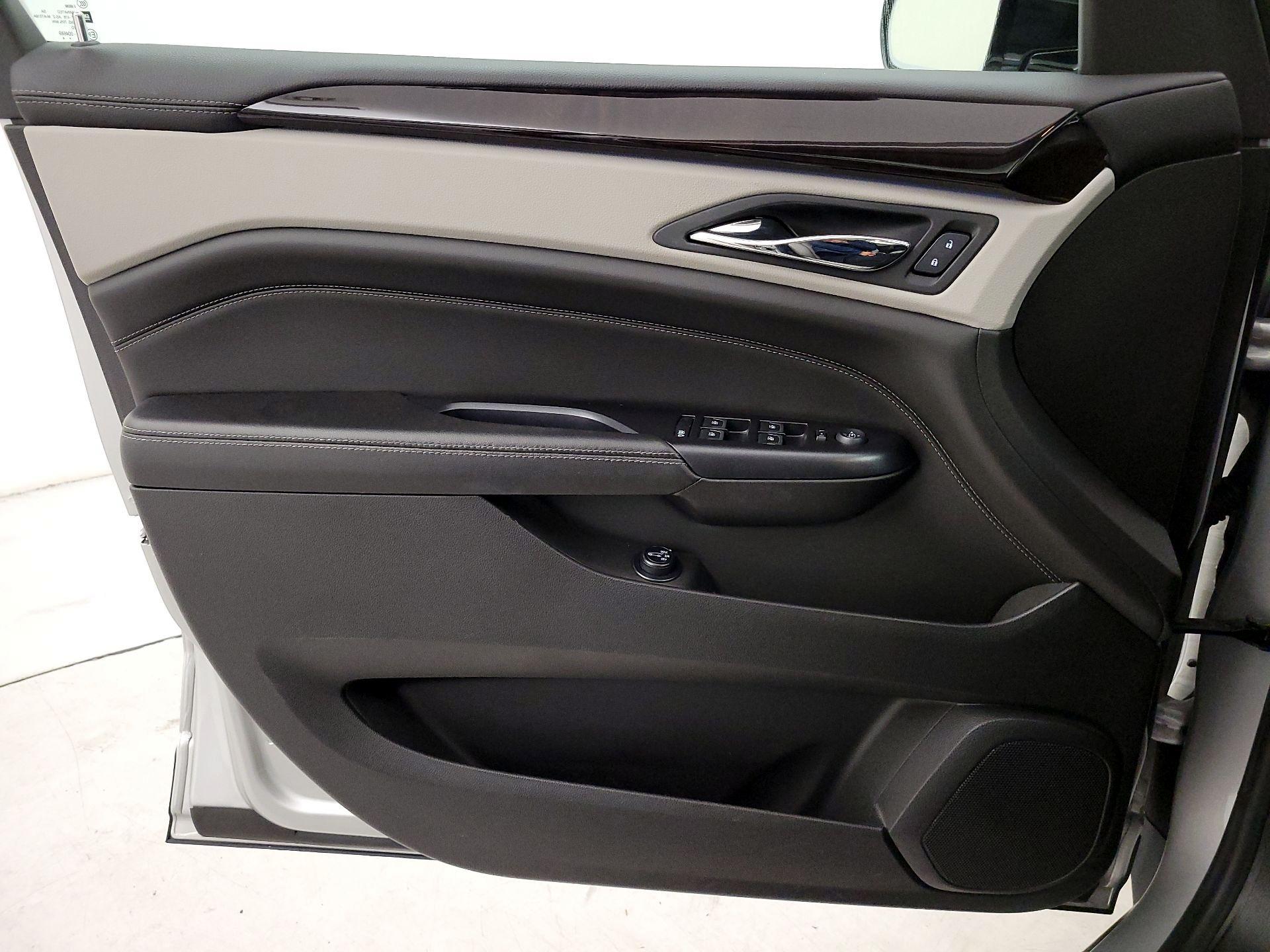 Thumbnail: 2014 Cadillac SRX - 12