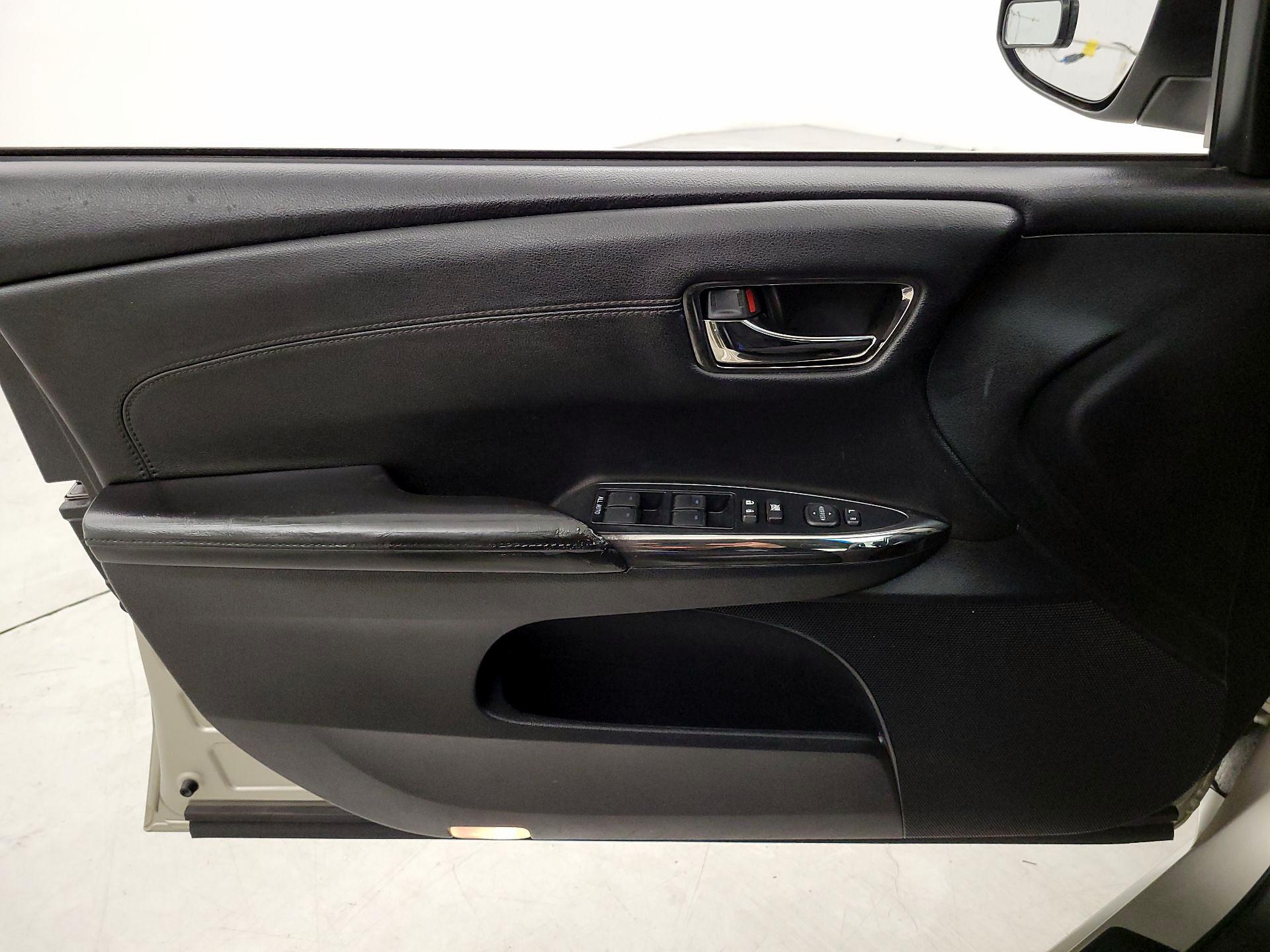Thumbnail: 2013 Toyota Avalon - 12