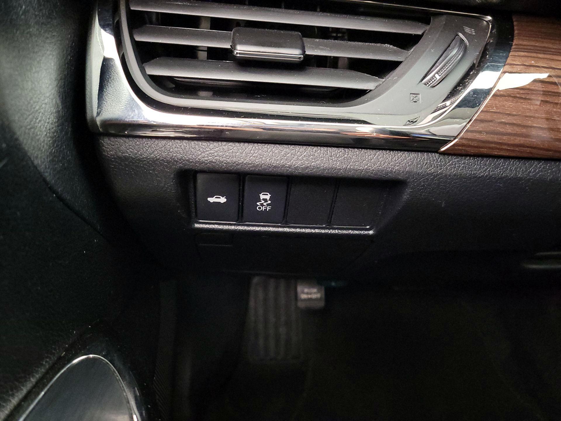 Thumbnail: 2013 Toyota Avalon - 13