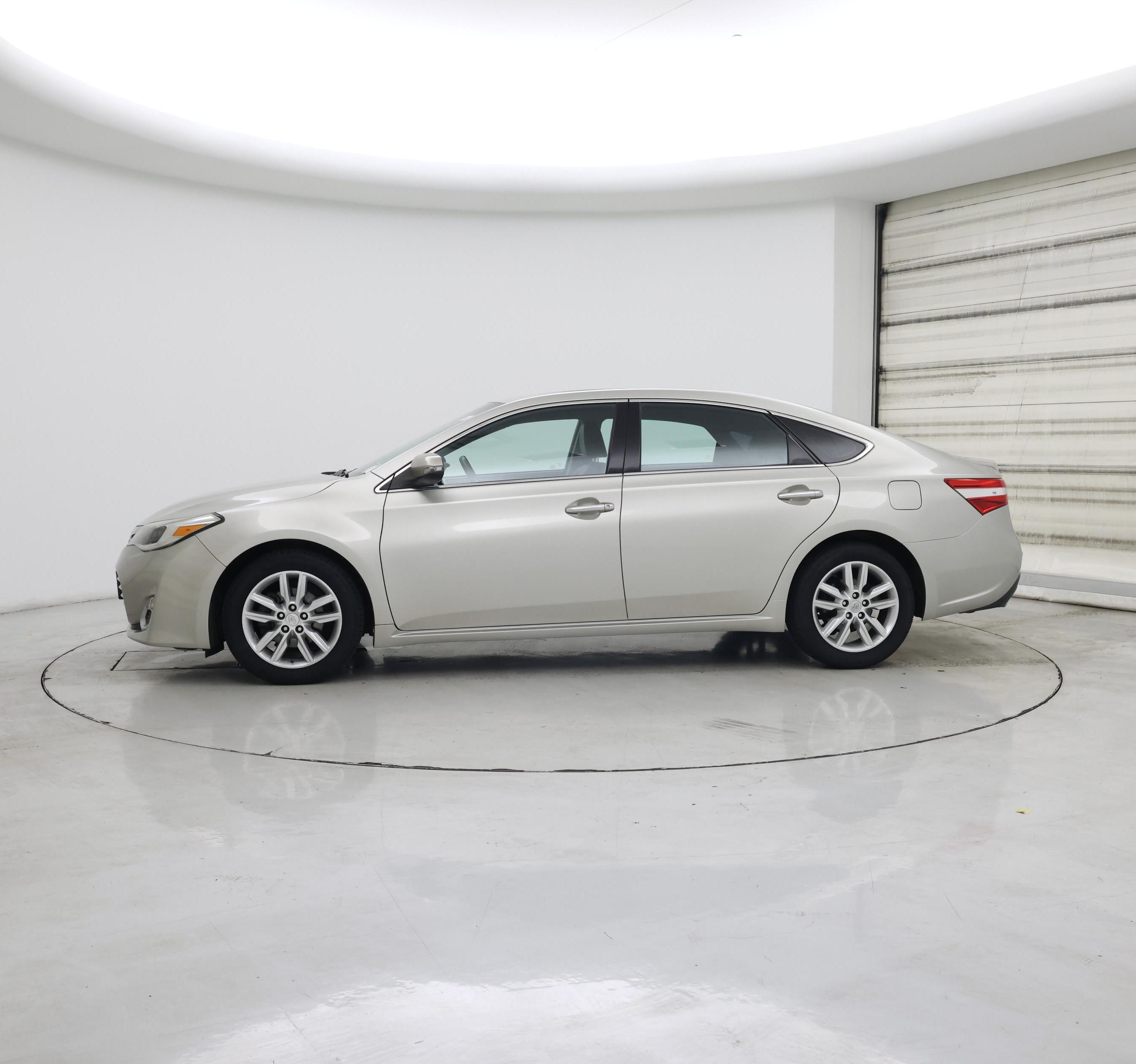 Thumbnail: 2013 Toyota Avalon - 3