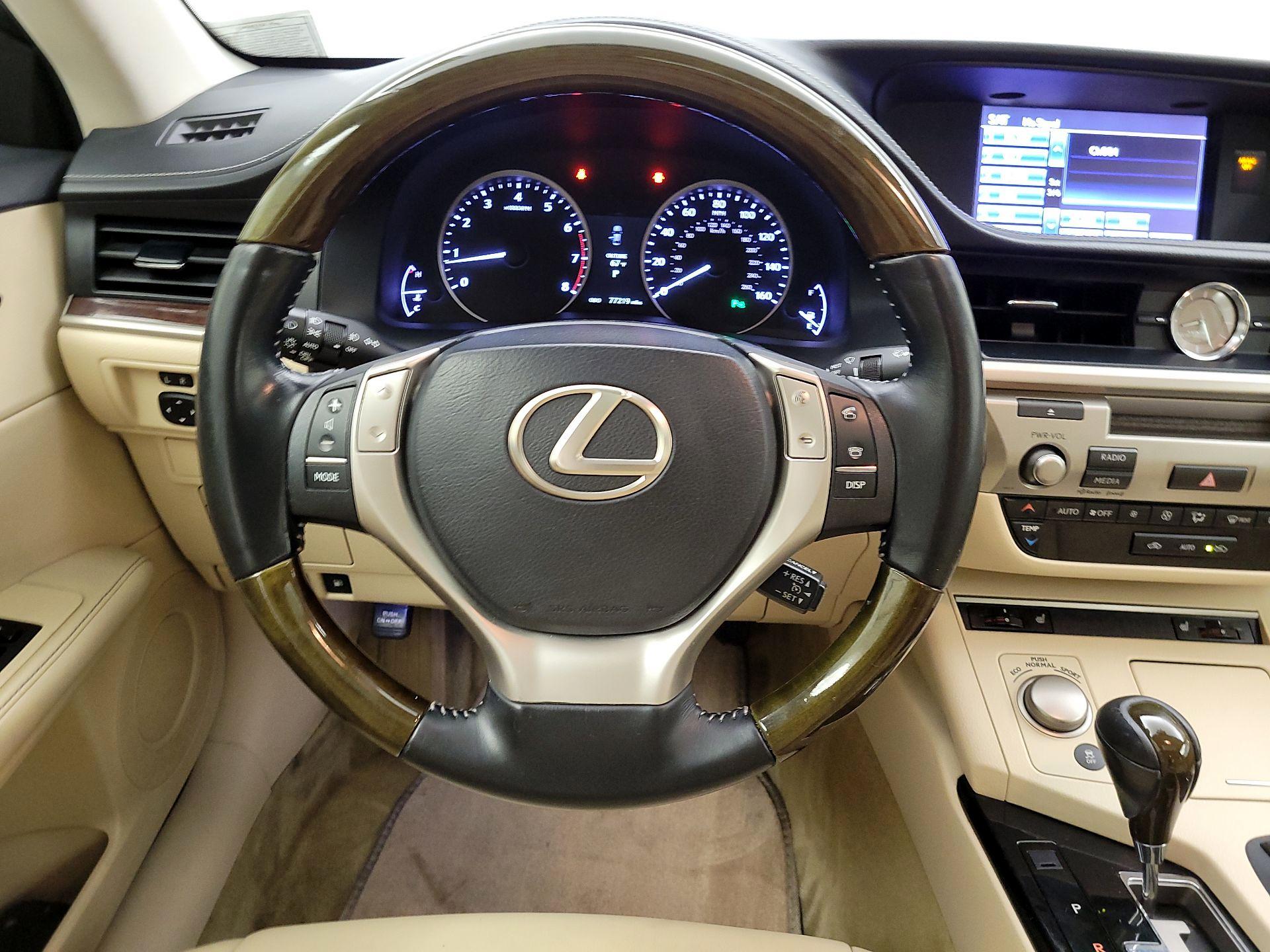 Thumbnail: 2013 Lexus ES - 10