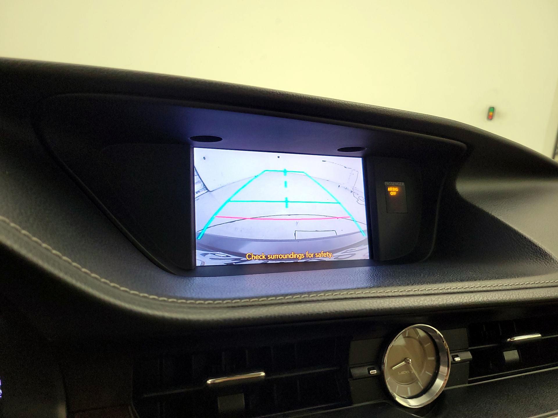 Thumbnail: 2013 Lexus ES - 14