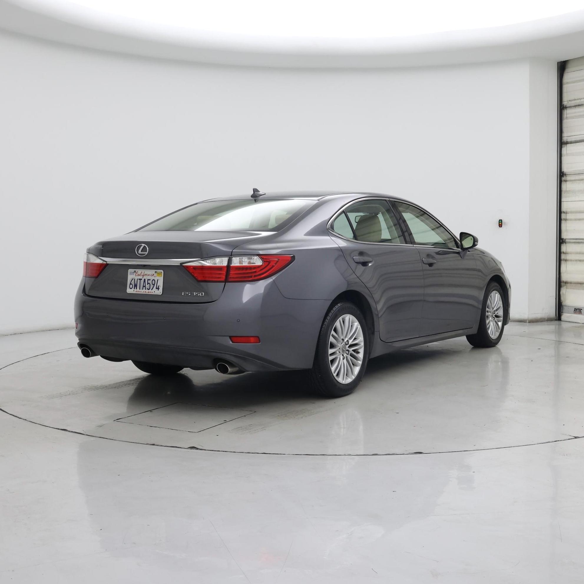 Thumbnail: 2013 Lexus ES - 8