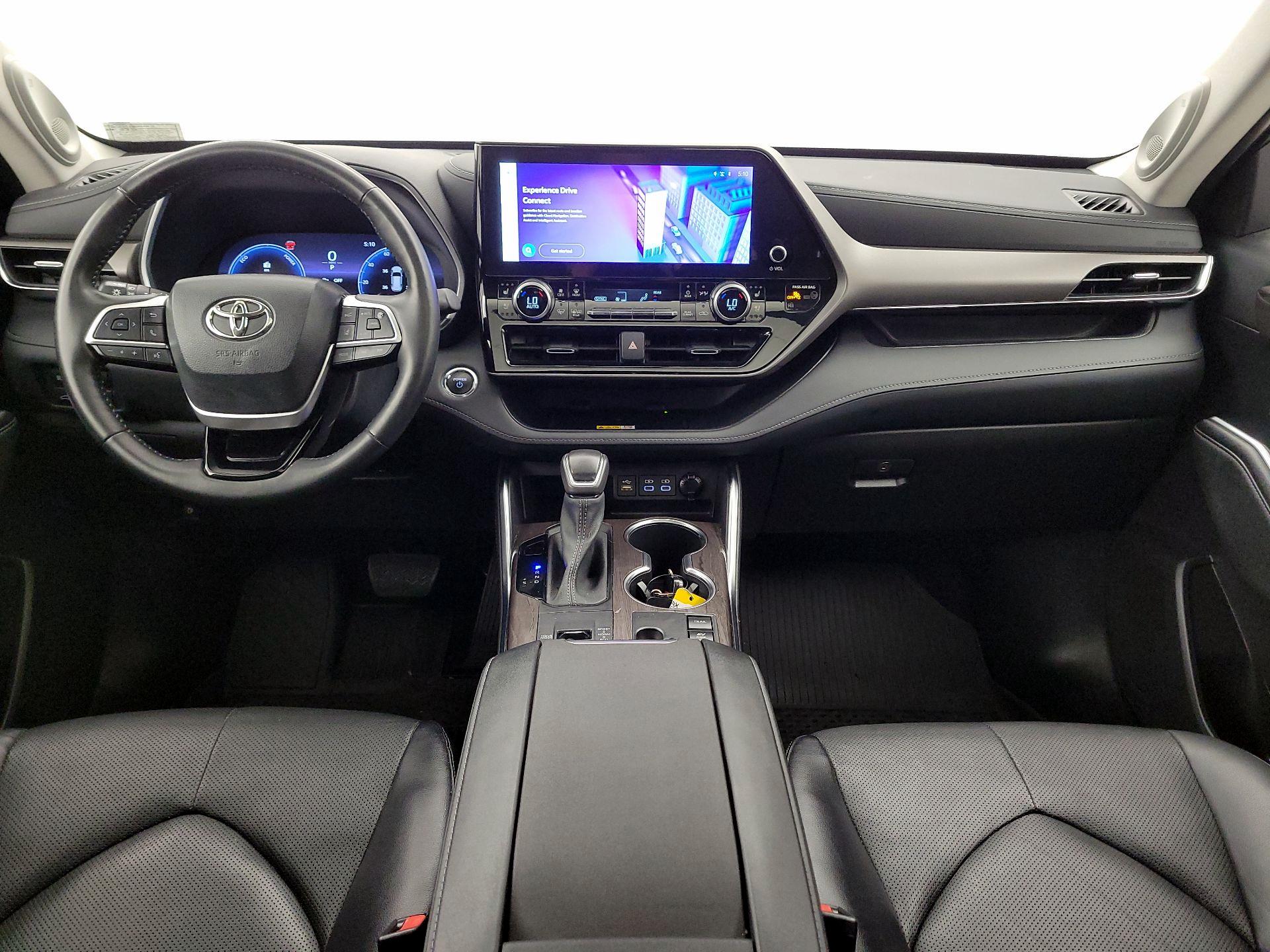 Thumbnail: 2023 Toyota Highlander - 9