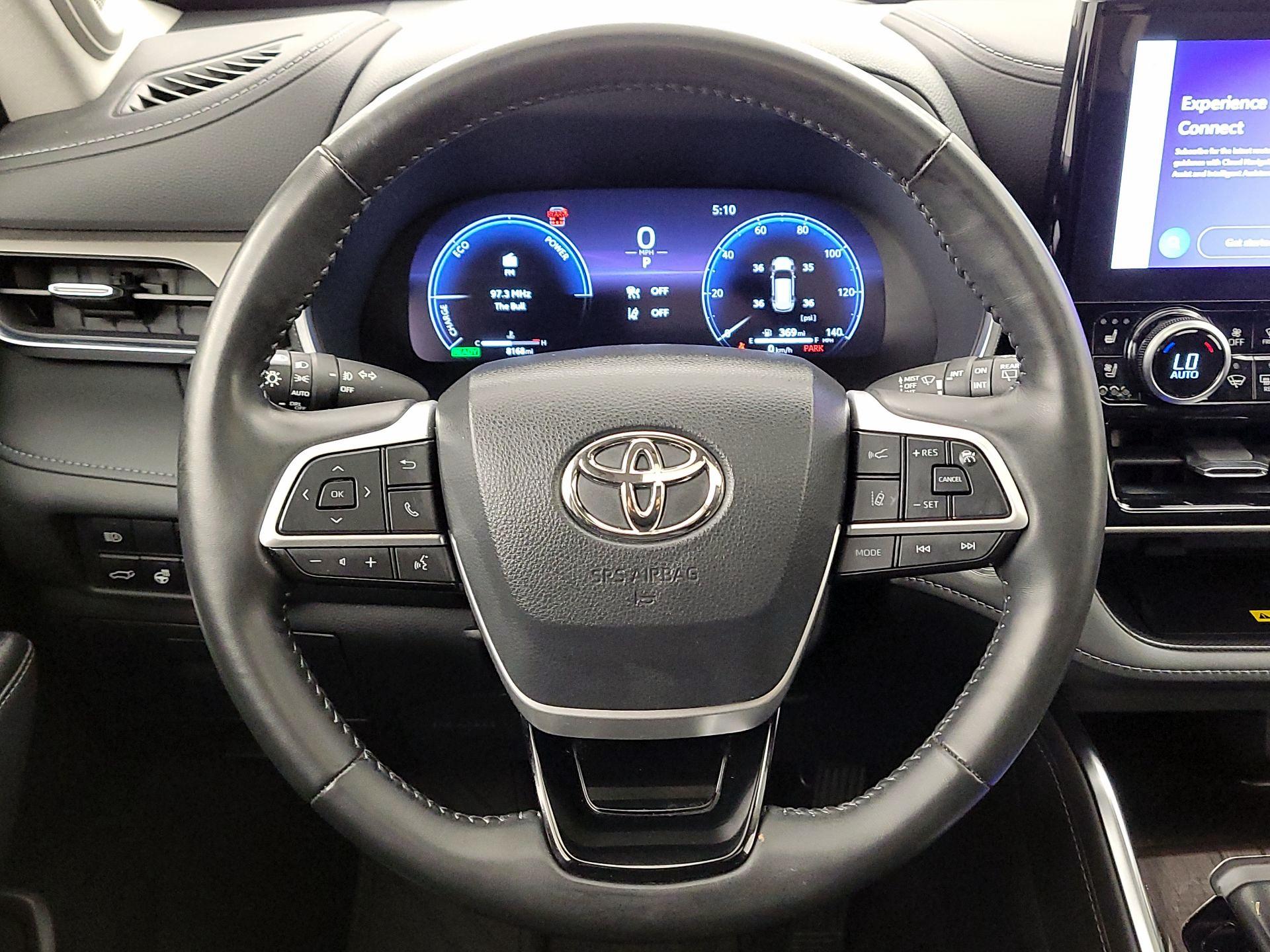 Thumbnail: 2023 Toyota Highlander - 10