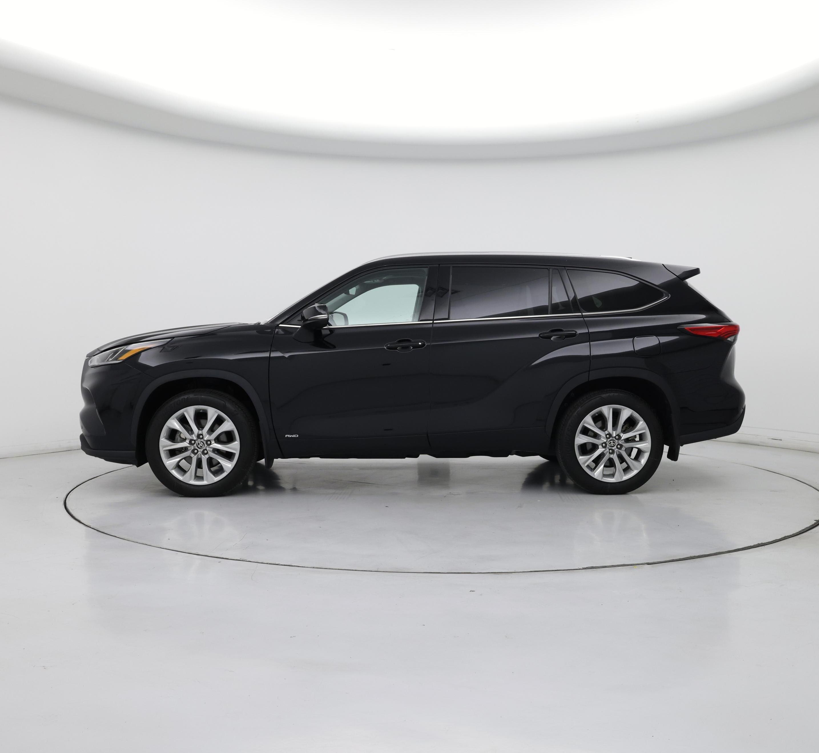 Thumbnail: 2023 Toyota Highlander - 3