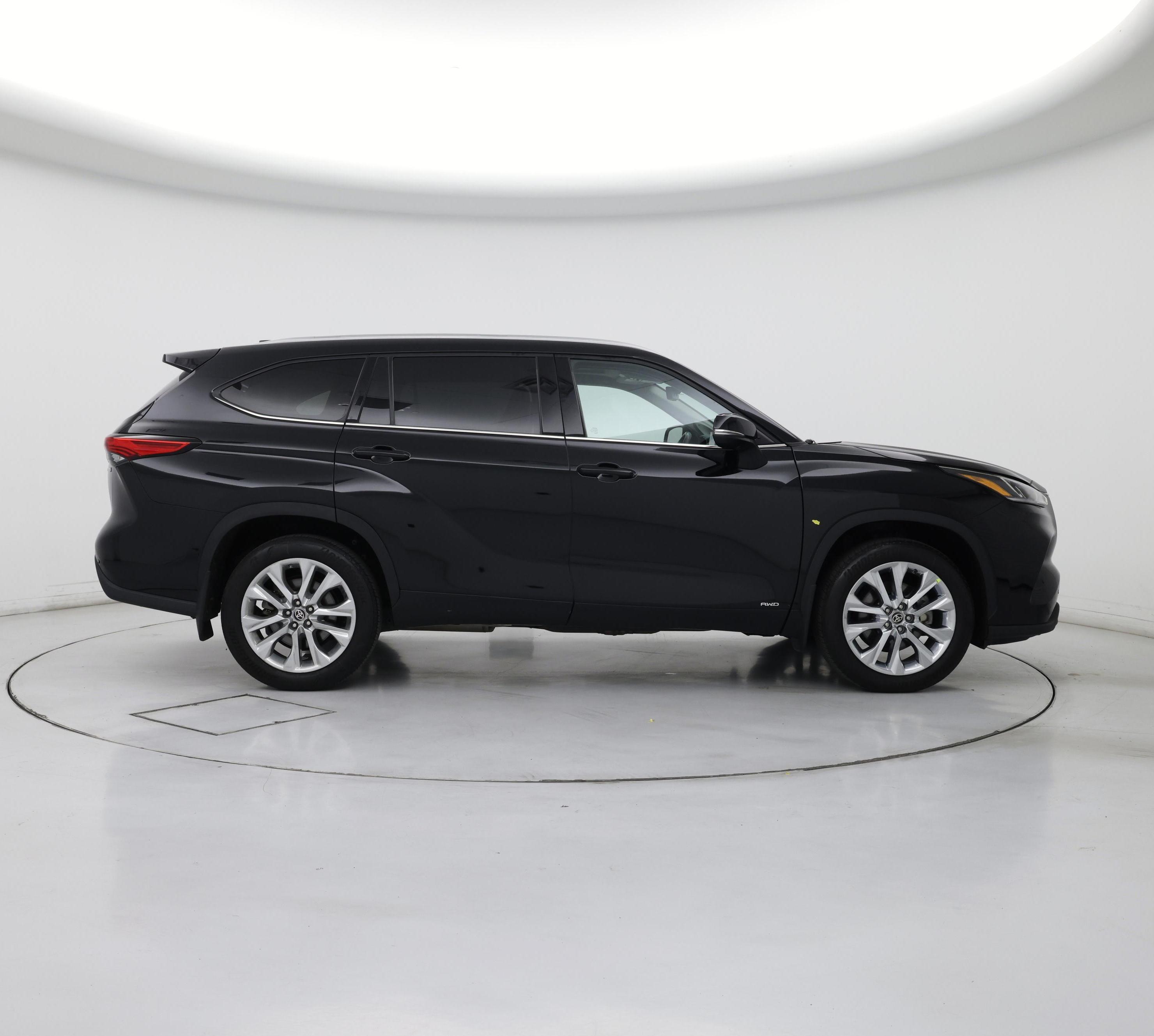 Thumbnail: 2023 Toyota Highlander - 7