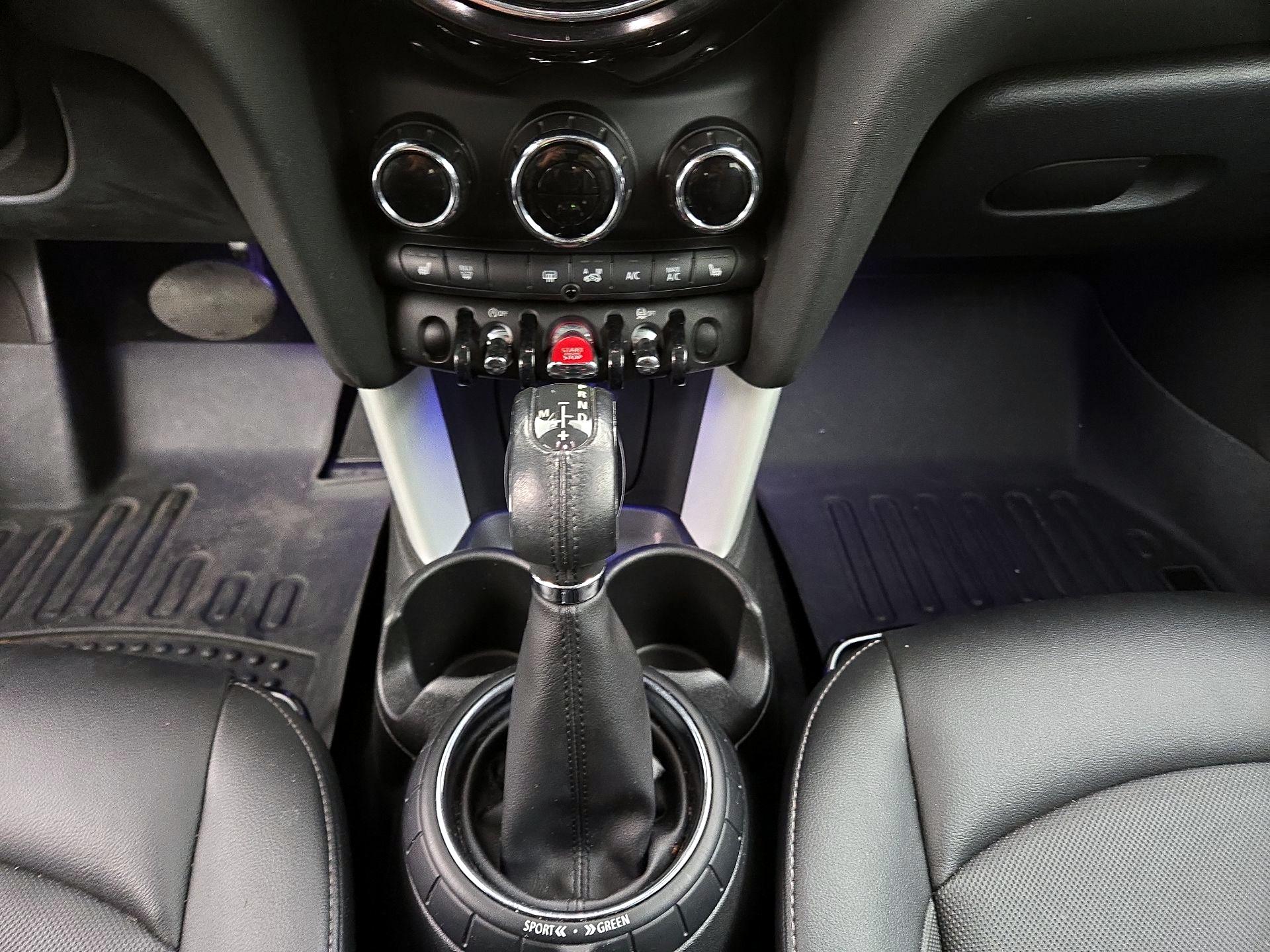 Thumbnail: 2016 MINI Cooper Hardtop - 14