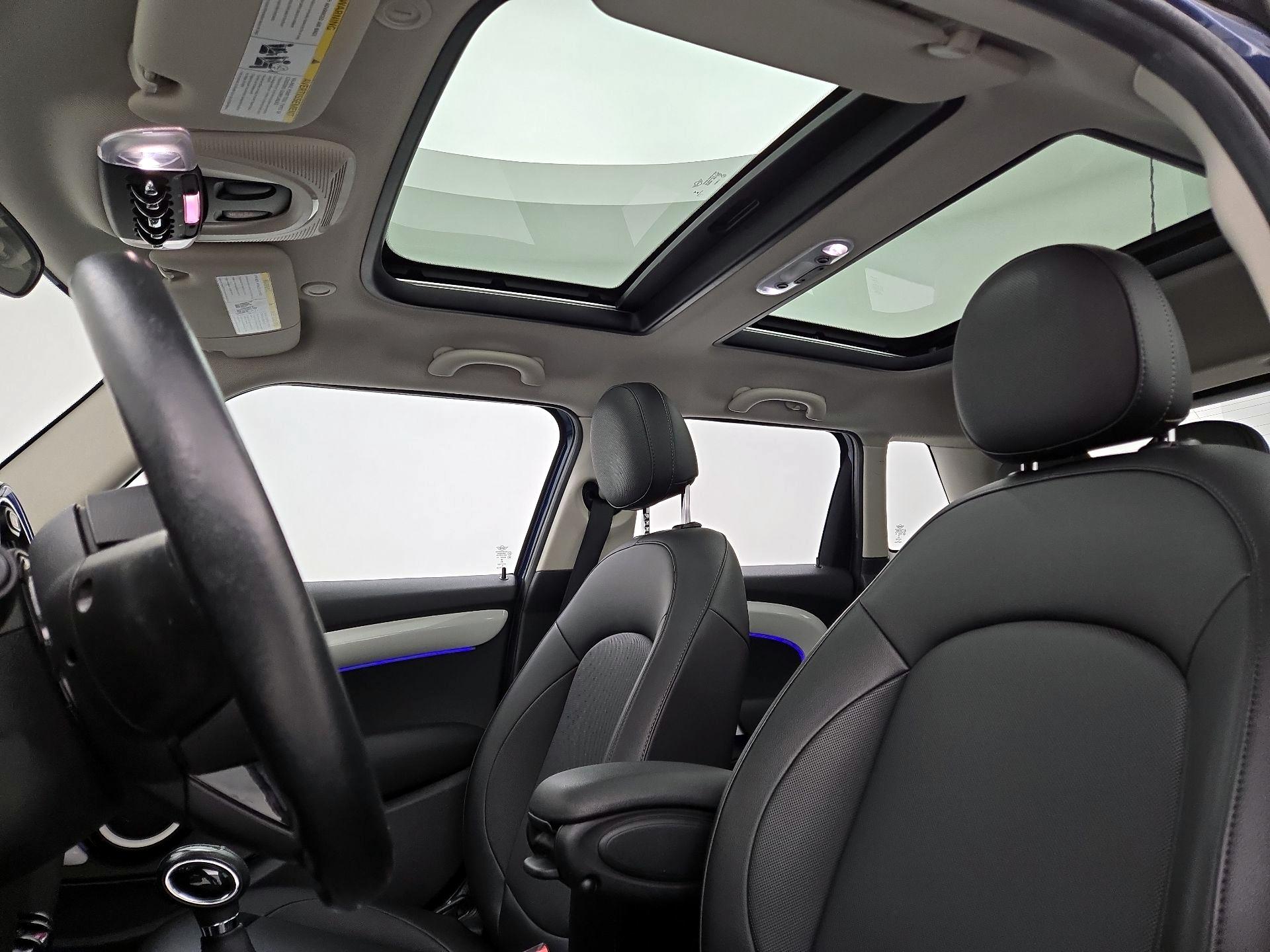 Thumbnail: 2016 MINI Cooper Hardtop - 15