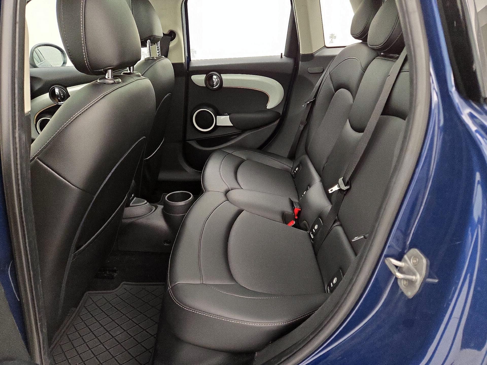 Thumbnail: 2016 MINI Cooper Hardtop - 16