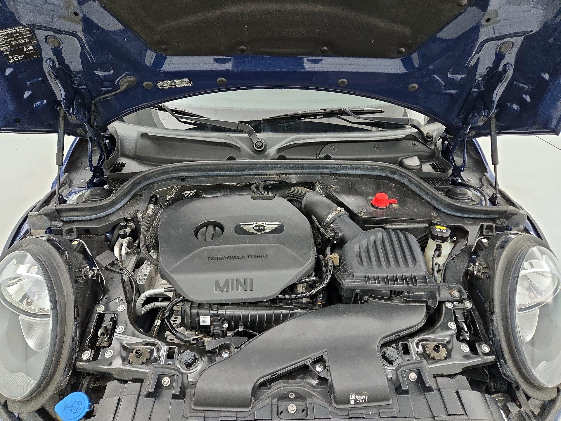Thumbnail: 2016 MINI Cooper Hardtop - 18