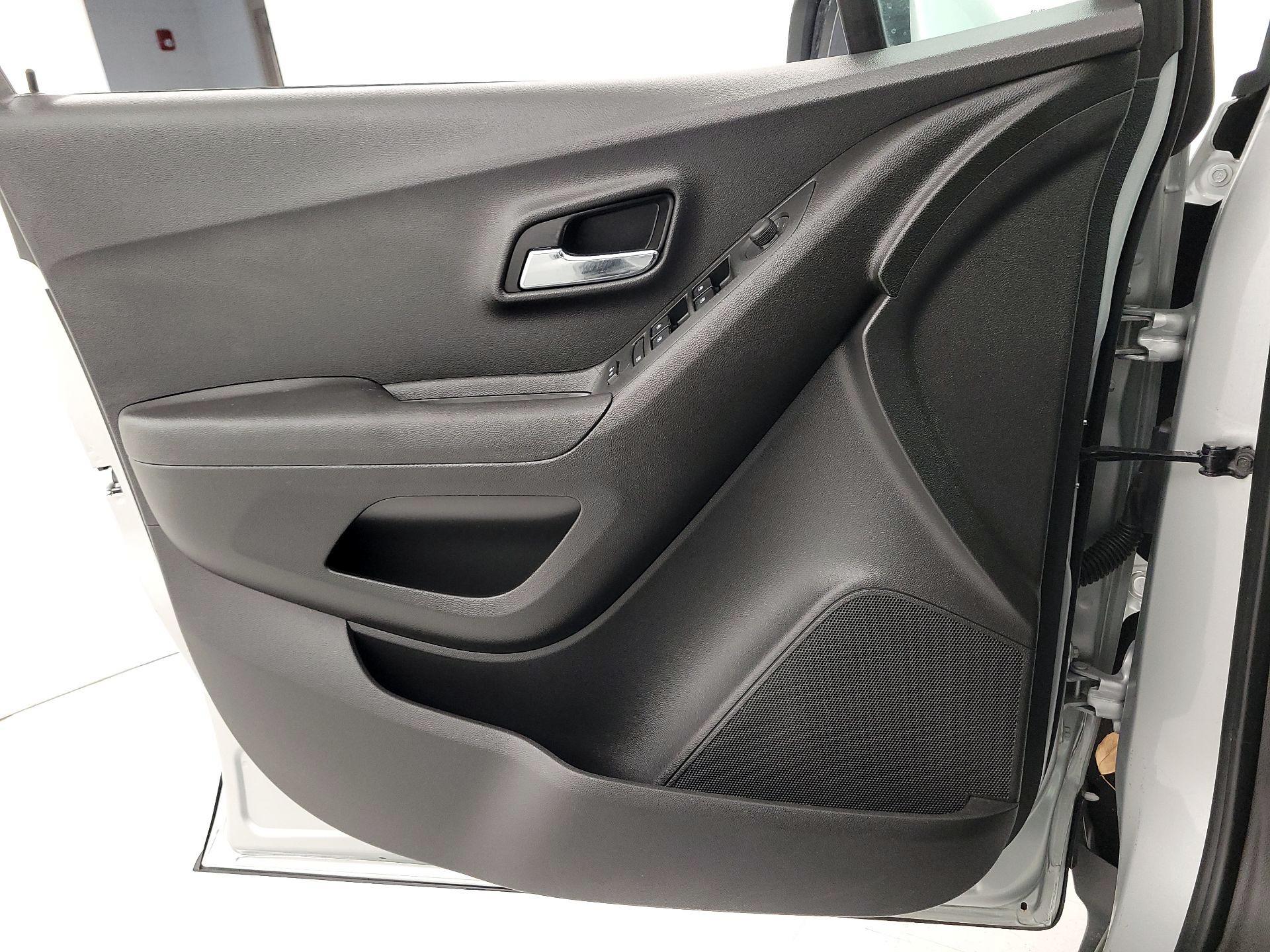 Thumbnail: 2019 Chevrolet Trax - 12
