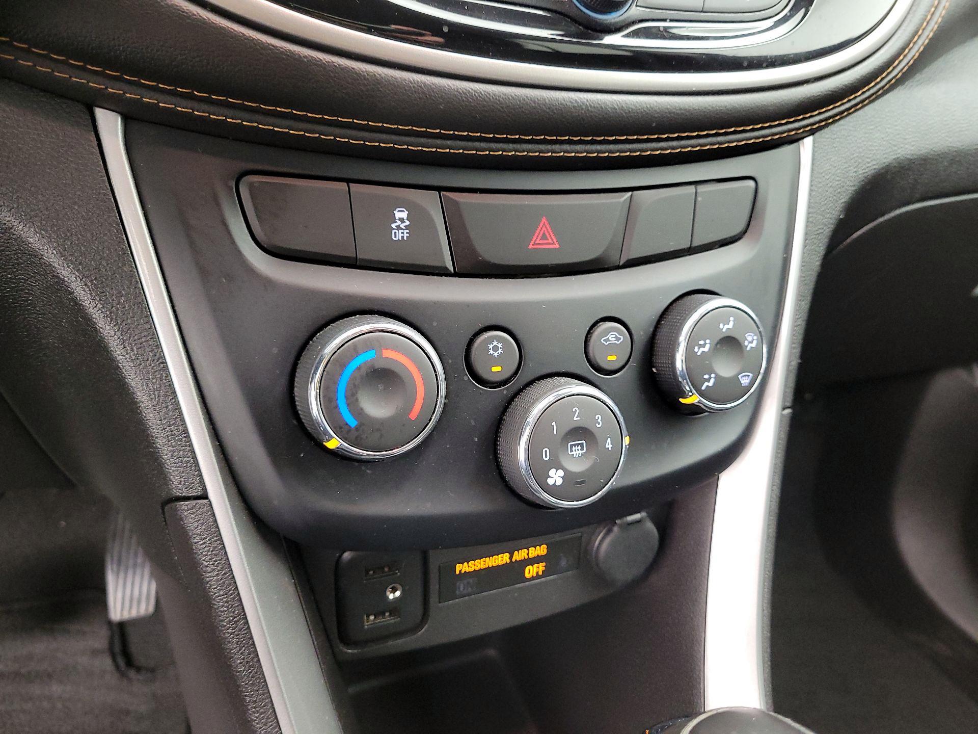 Thumbnail: 2019 Chevrolet Trax - 16