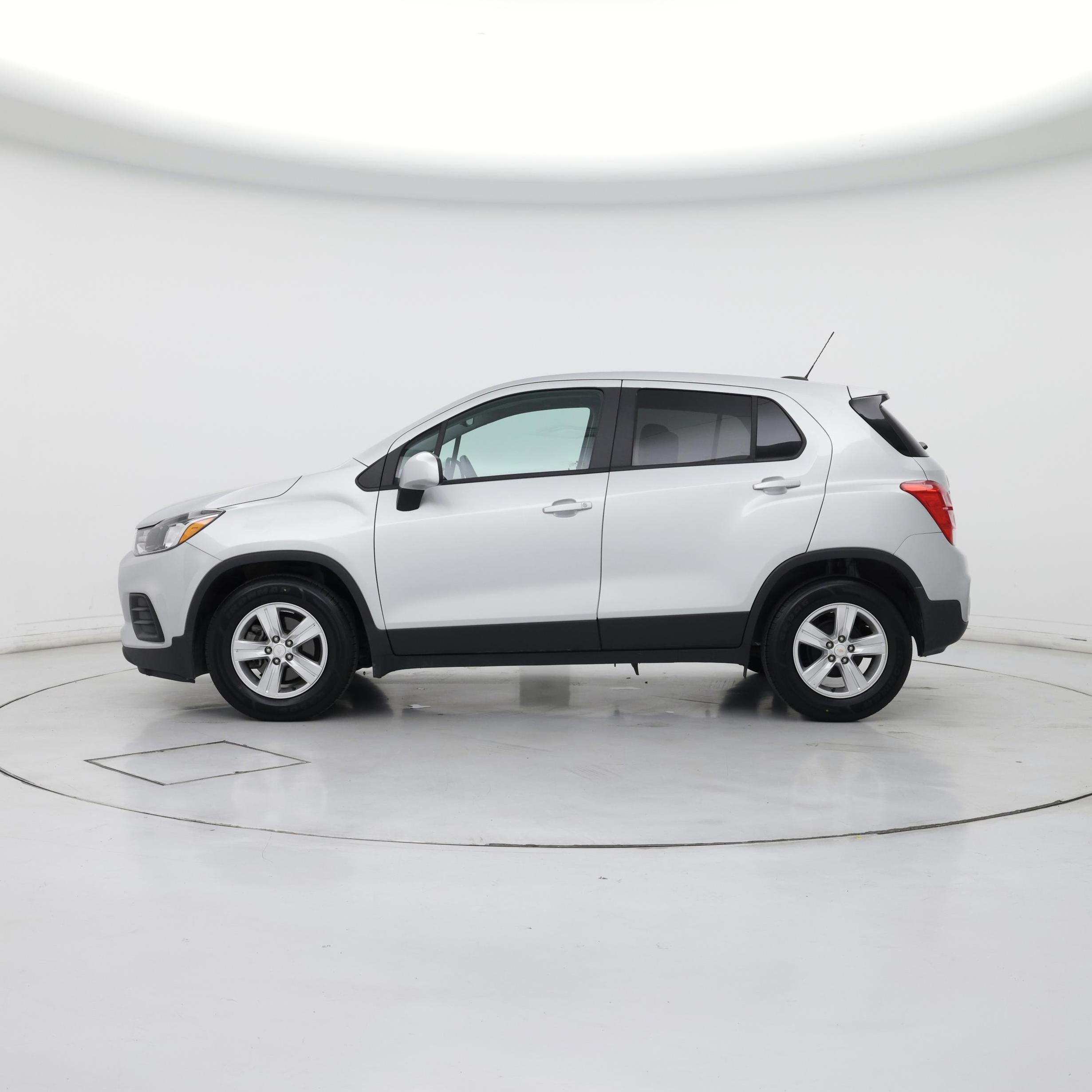 Thumbnail: 2019 Chevrolet Trax - 3
