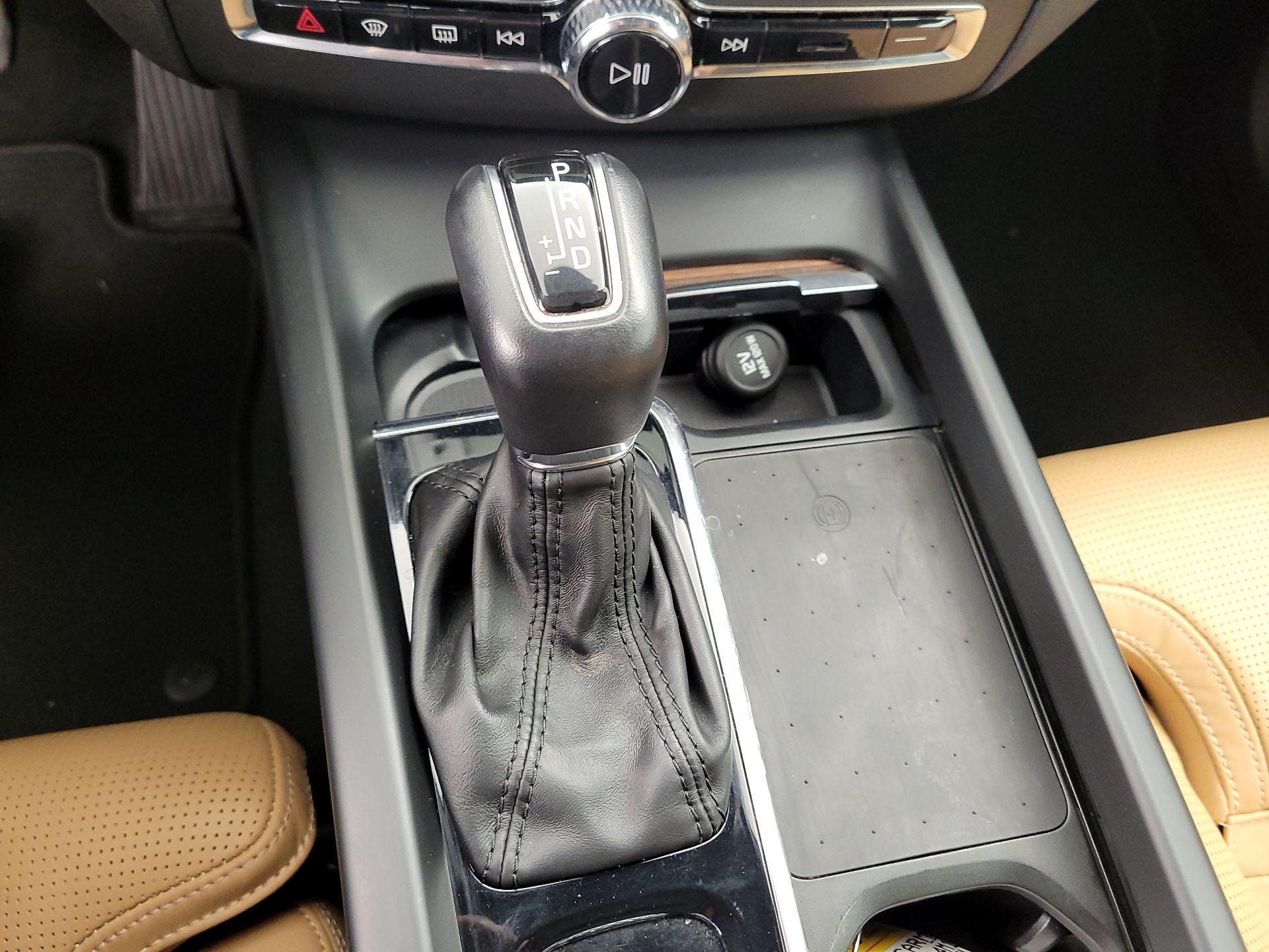 Thumbnail: 2021 Volvo XC60 - 17