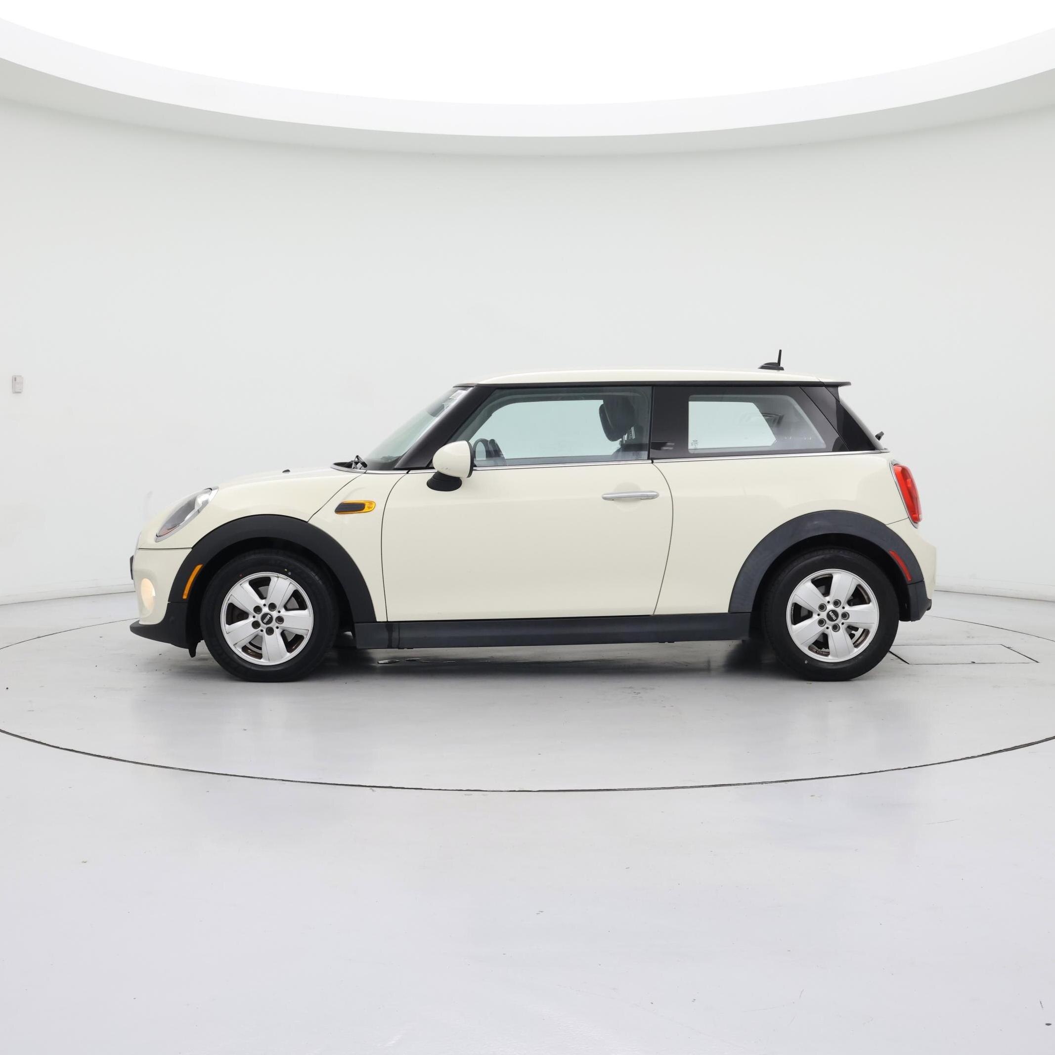 Thumbnail: 2016 MINI Cooper Hardtop - 3