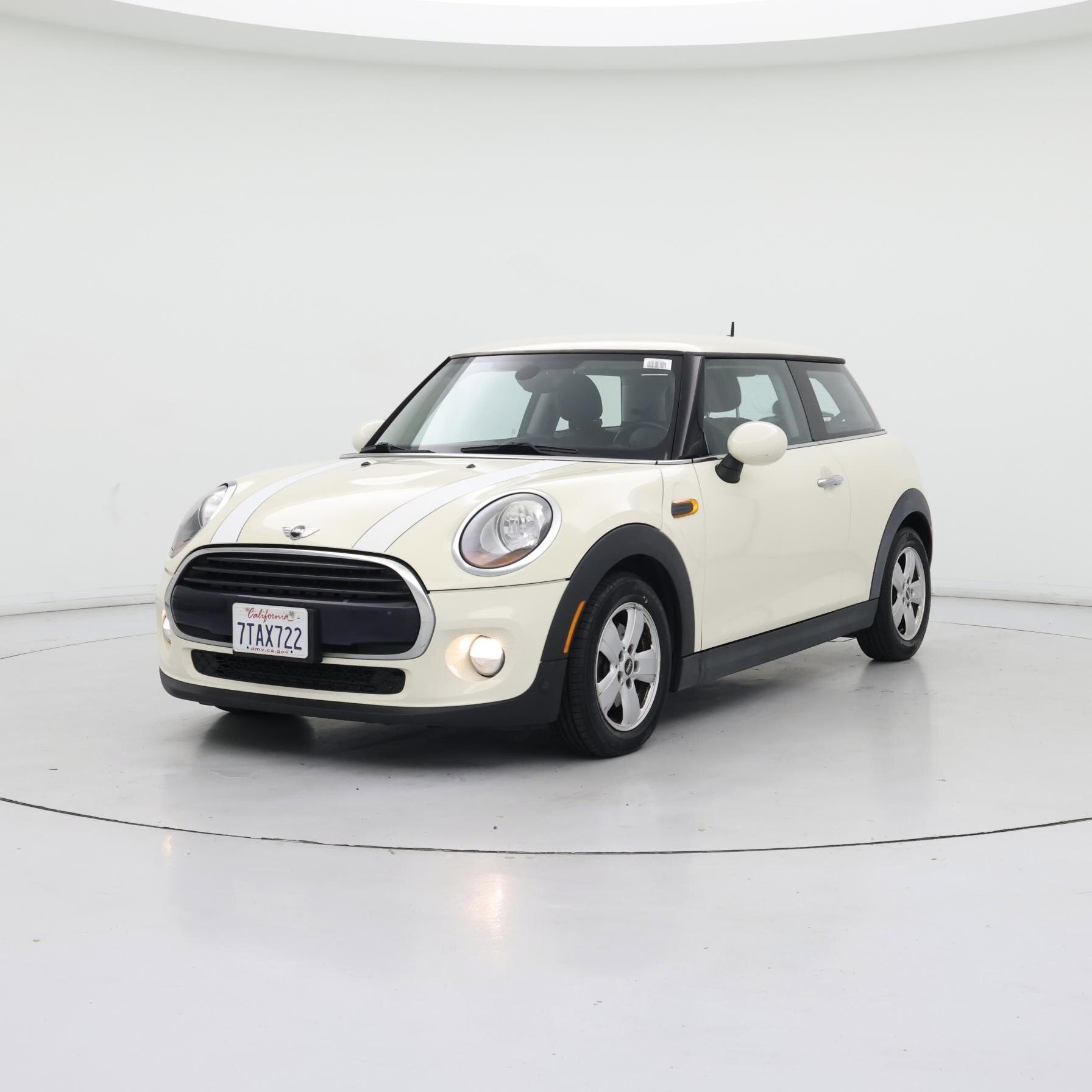 Thumbnail: 2016 MINI Cooper Hardtop - 4