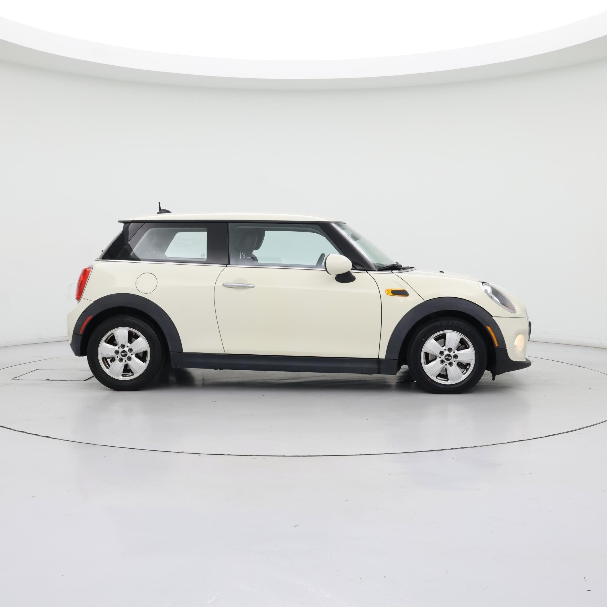 Thumbnail: 2016 MINI Cooper Hardtop - 7