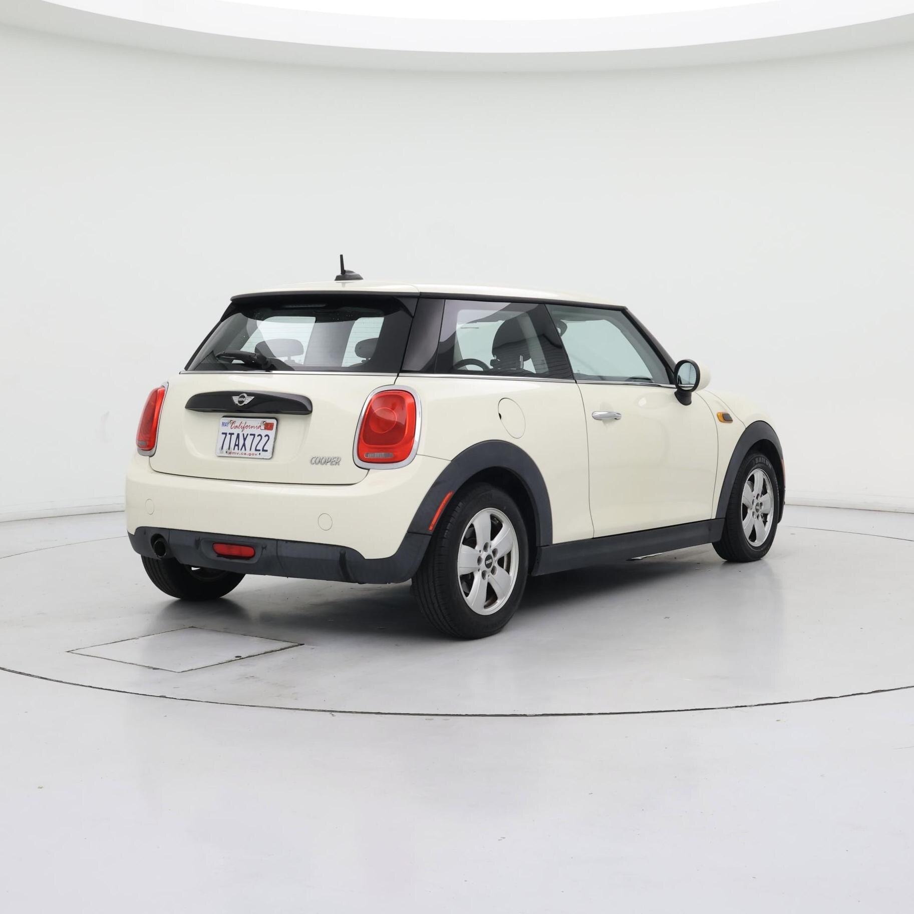 Thumbnail: 2016 MINI Cooper Hardtop - 8