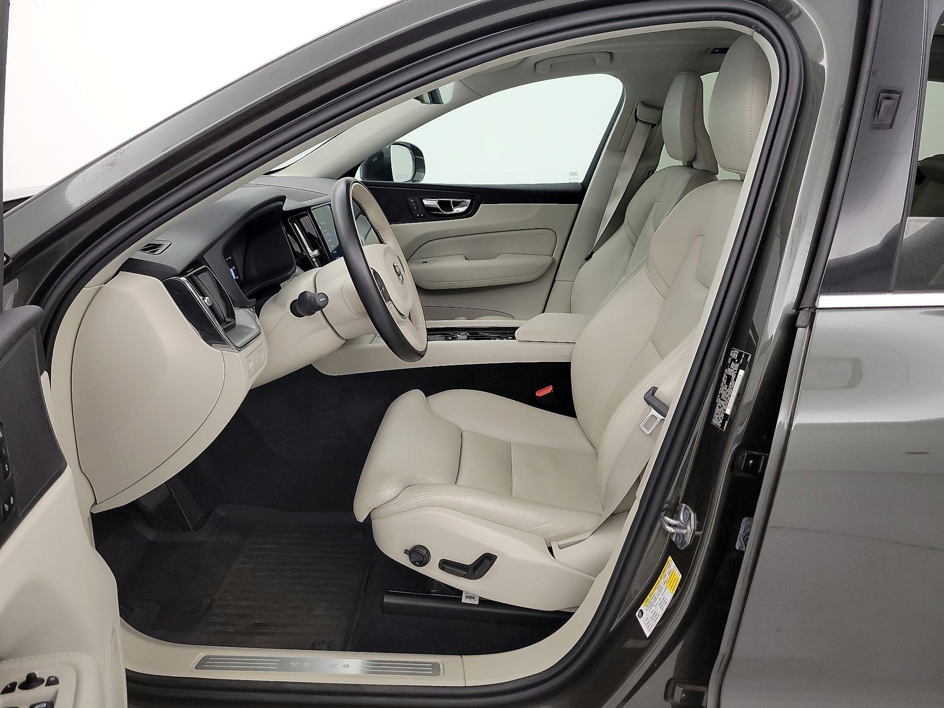 Thumbnail: 2019 Volvo XC60 - 11
