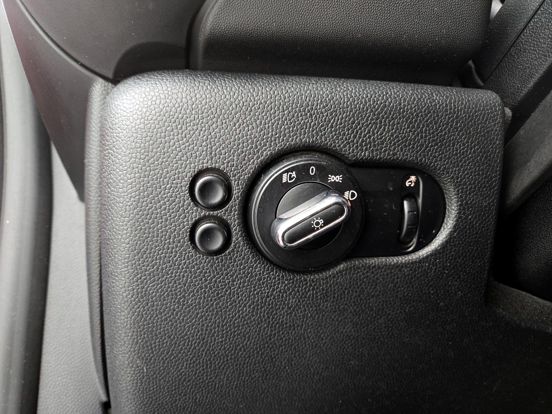 Thumbnail: 2019 MINI Cooper - 11