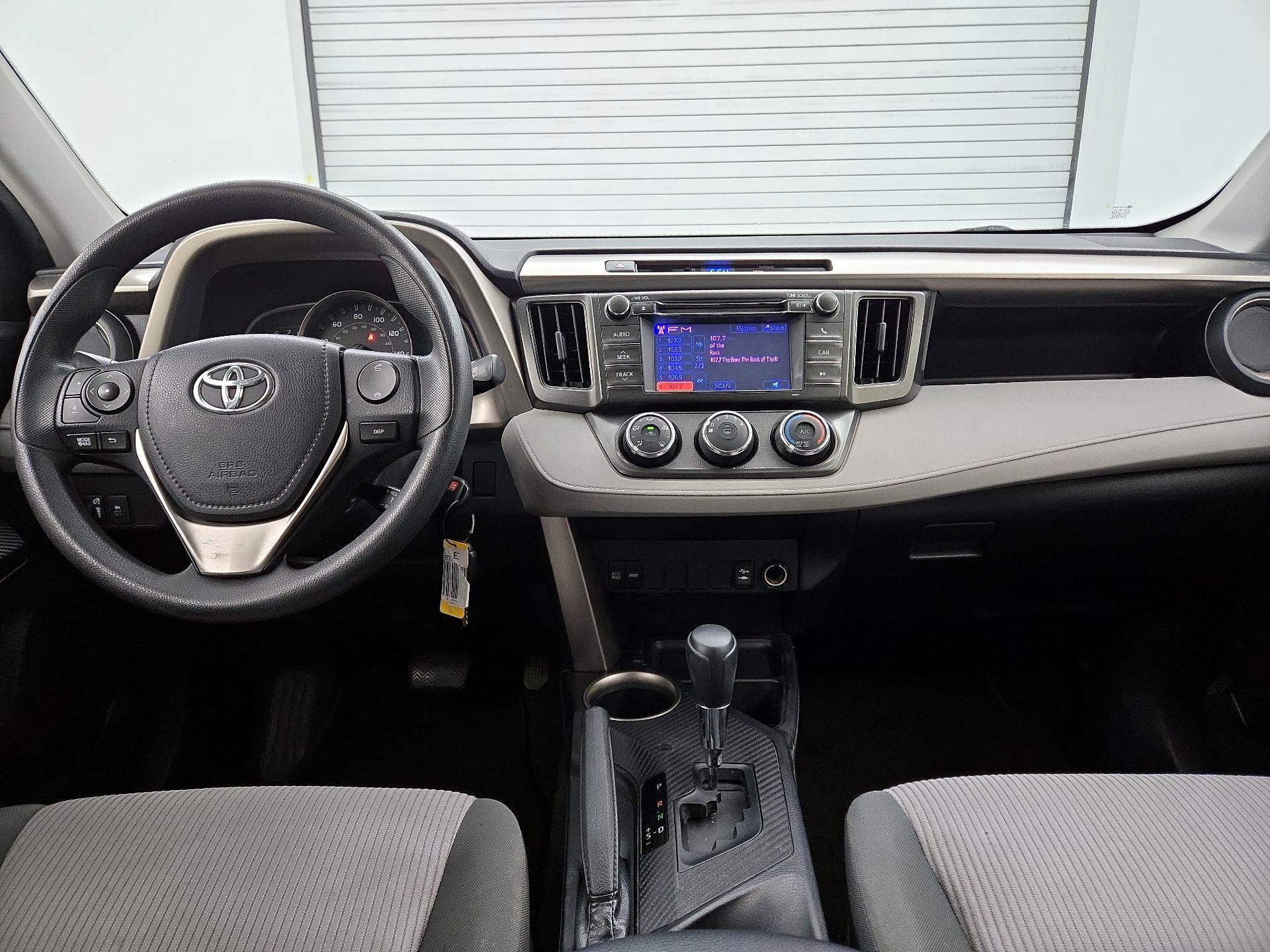 Thumbnail: 2013 Toyota RAV4 - 9