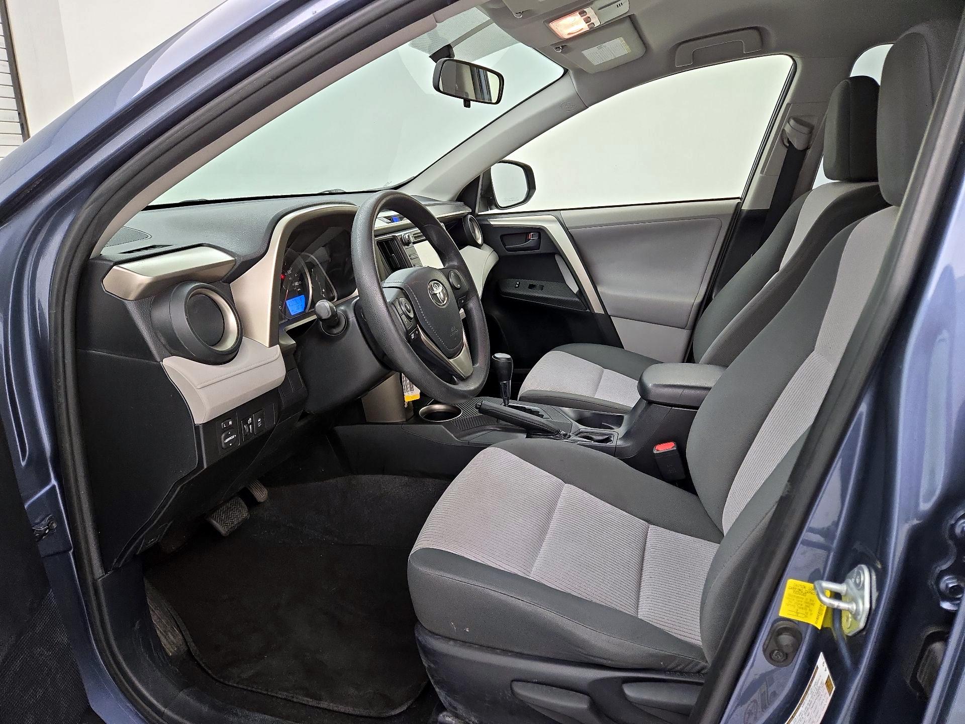 Thumbnail: 2013 Toyota RAV4 - 11