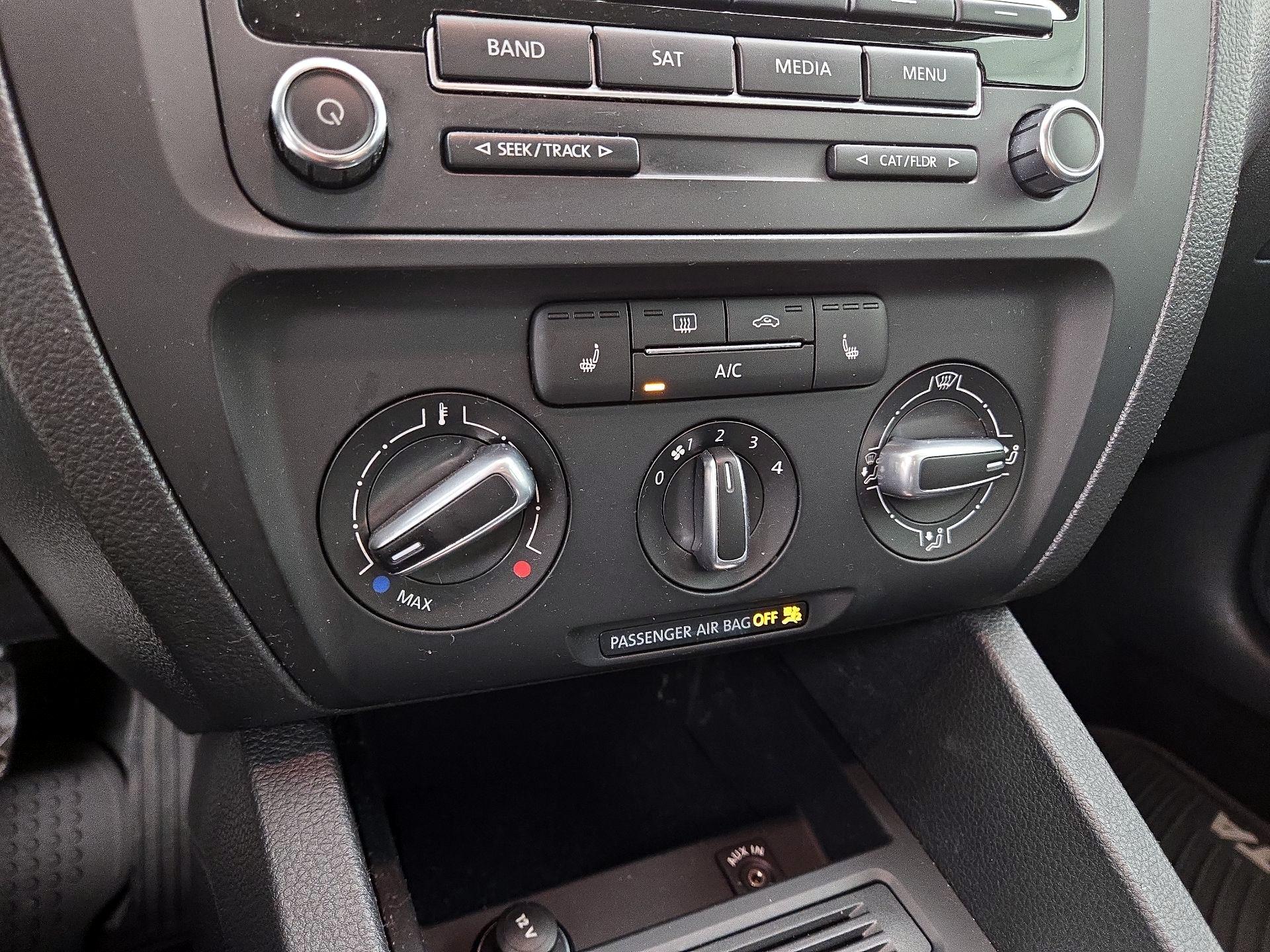 Thumbnail: 2014 Volkswagen Jetta - 12