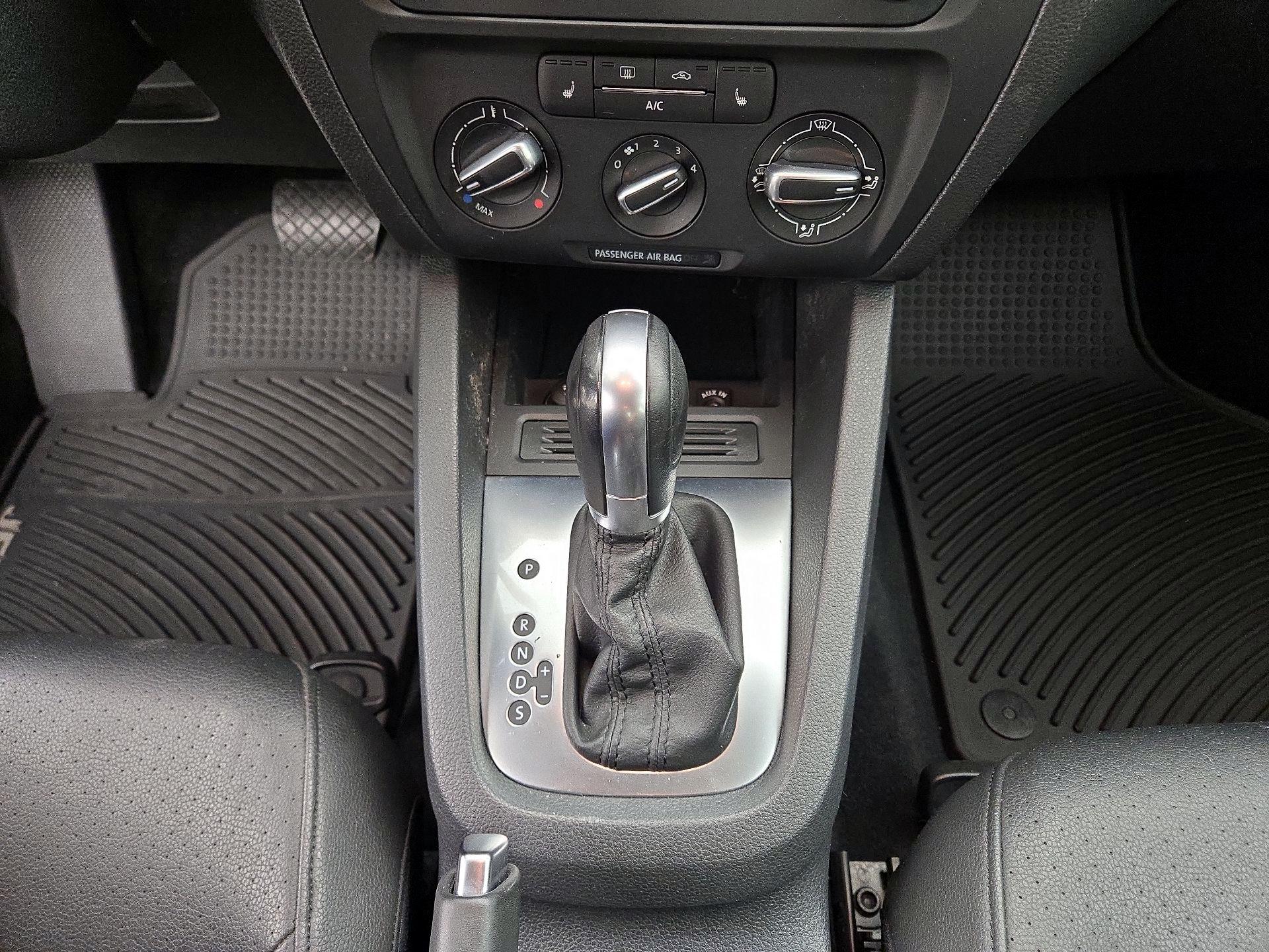 Thumbnail: 2014 Volkswagen Jetta - 13
