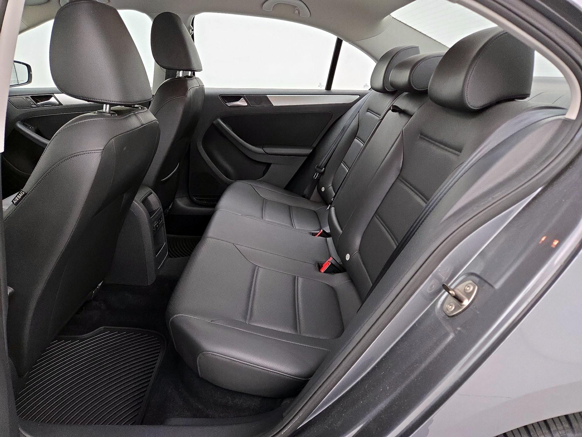 Thumbnail: 2014 Volkswagen Jetta - 14