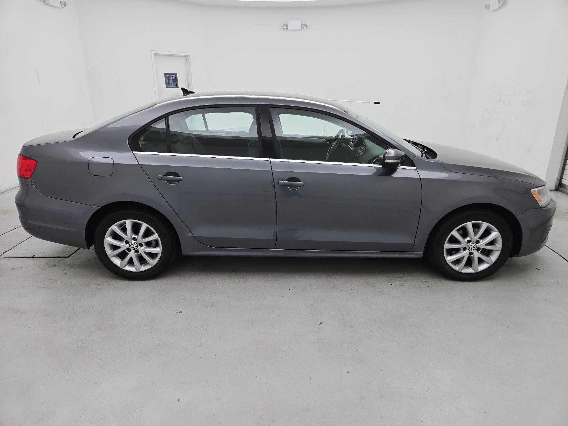 Thumbnail: 2014 Volkswagen Jetta - 4