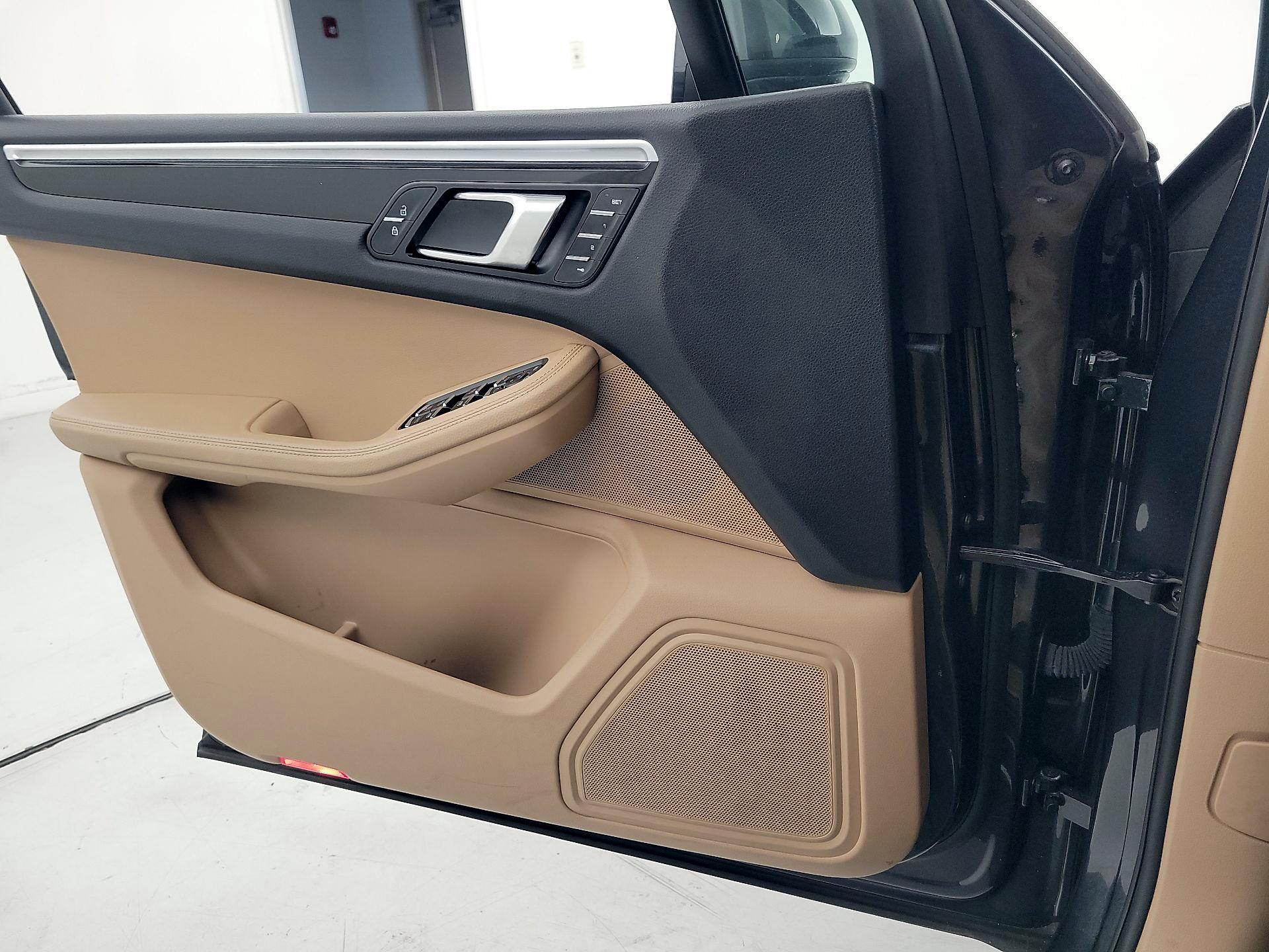 Thumbnail: 2019 Porsche Macan - 12