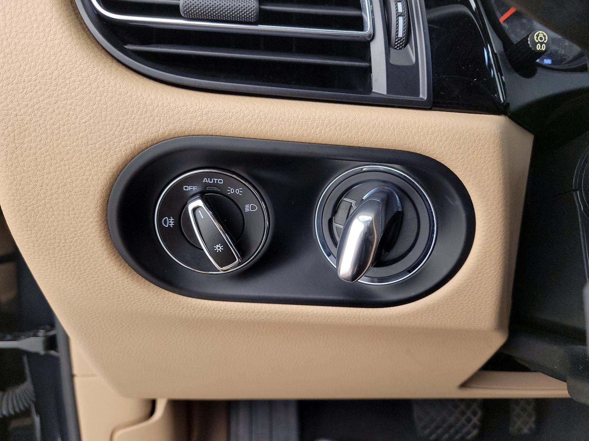 Thumbnail: 2019 Porsche Macan - 13