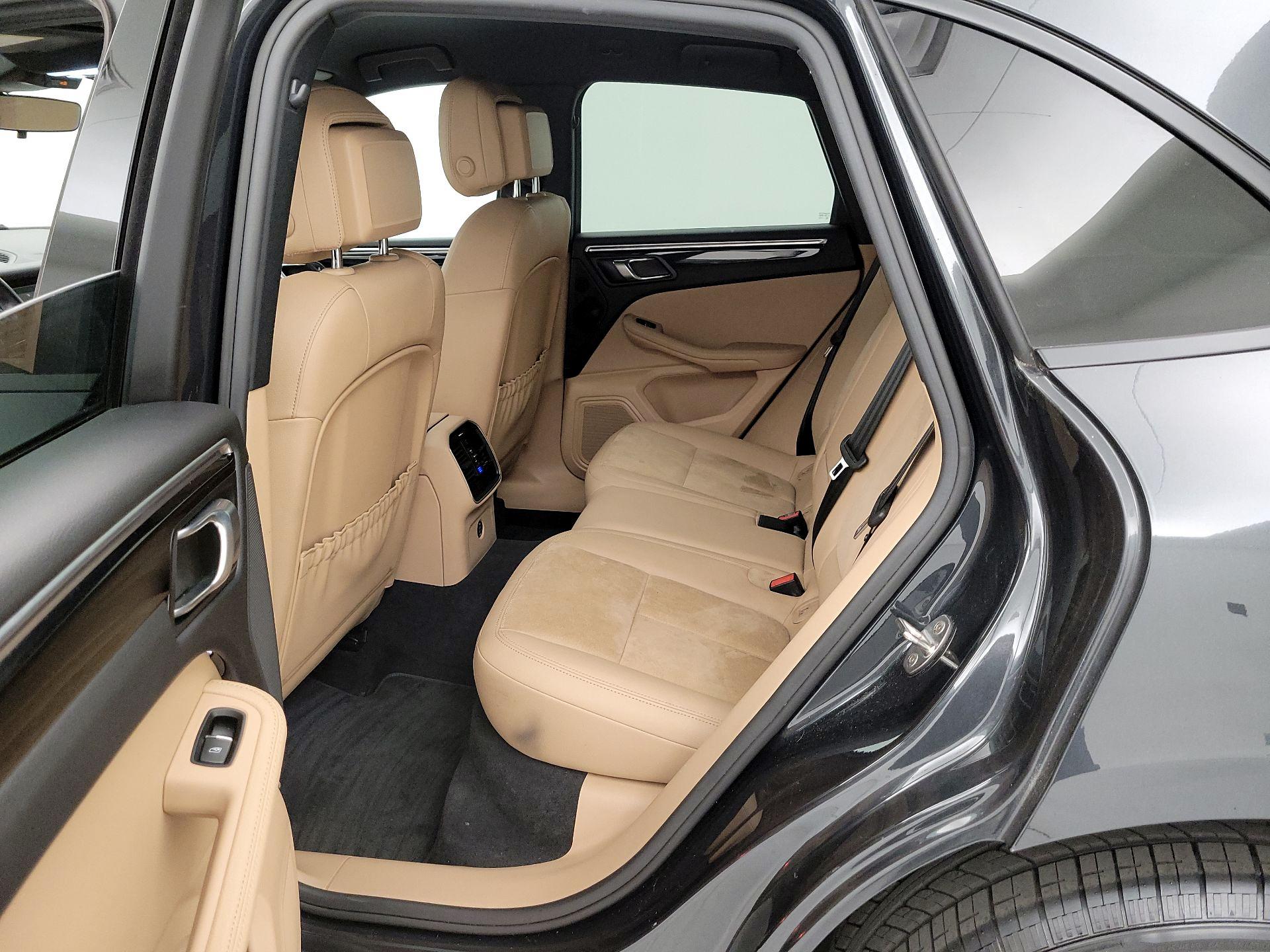 Thumbnail: 2019 Porsche Macan - 18