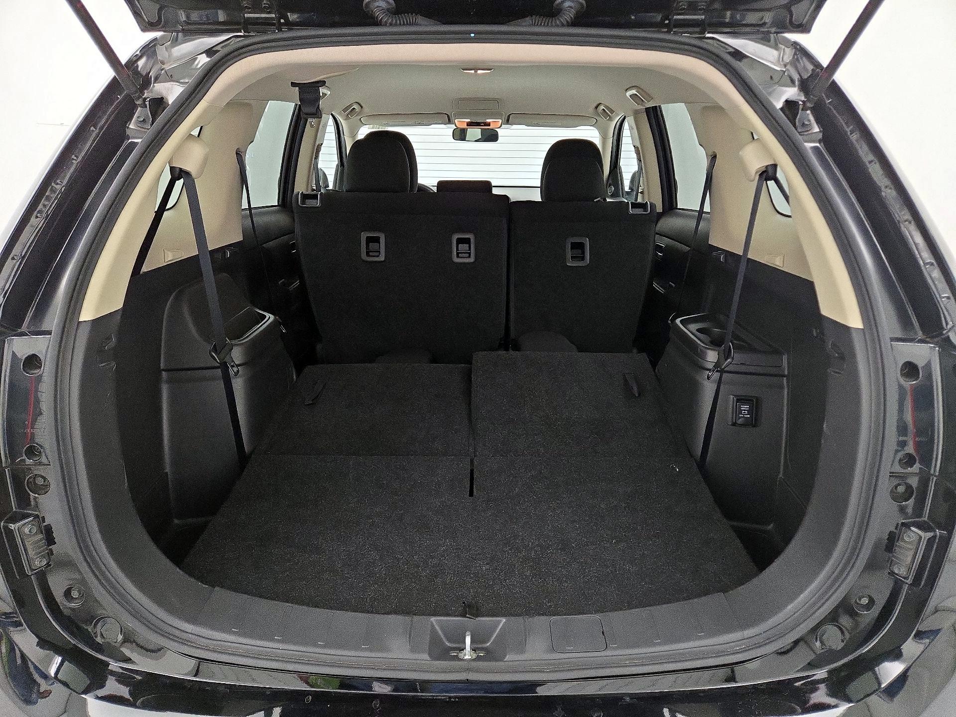 Thumbnail: 2020 Mitsubishi Outlander - 20