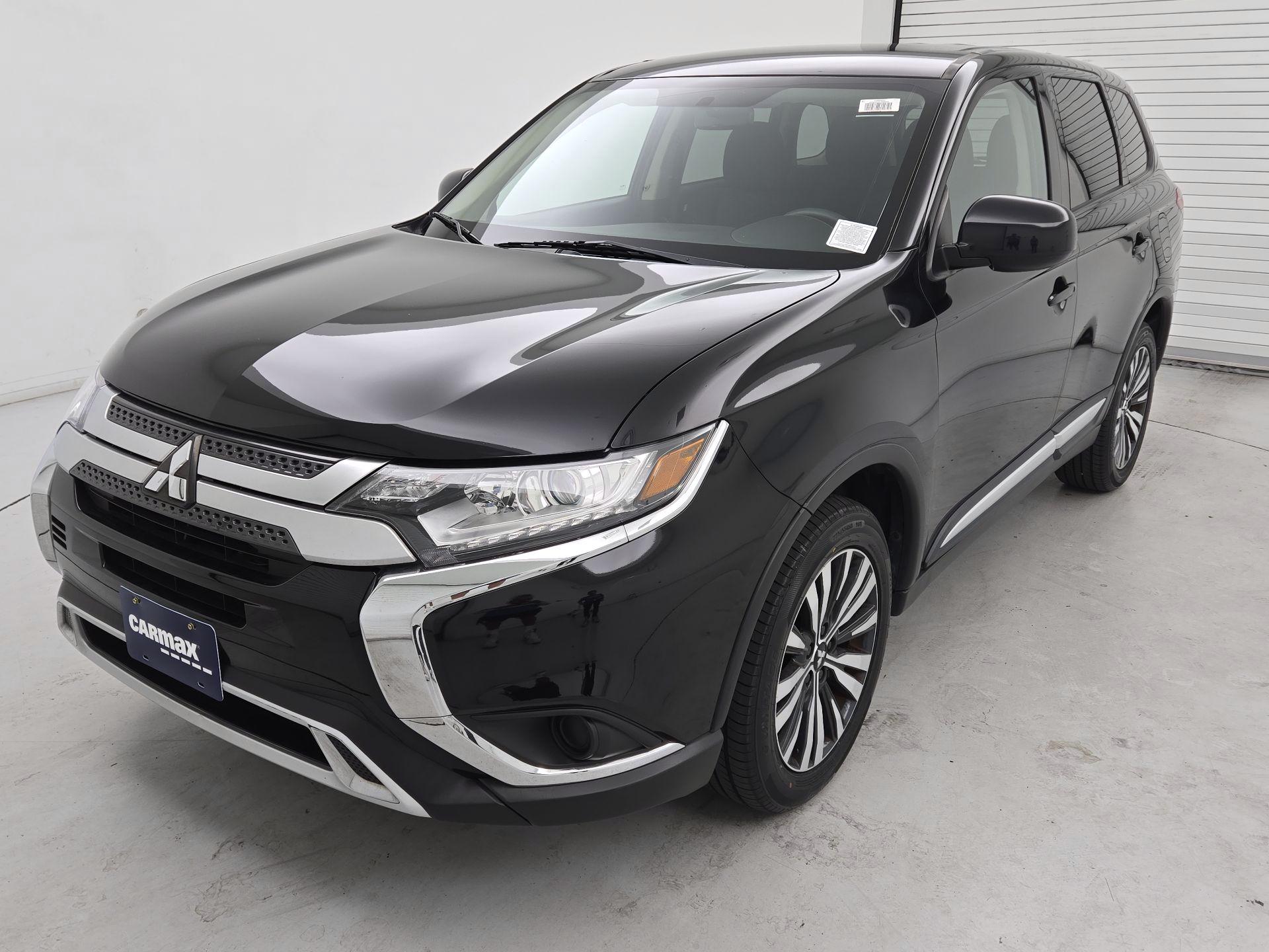 Thumbnail: 2020 Mitsubishi Outlander - 3